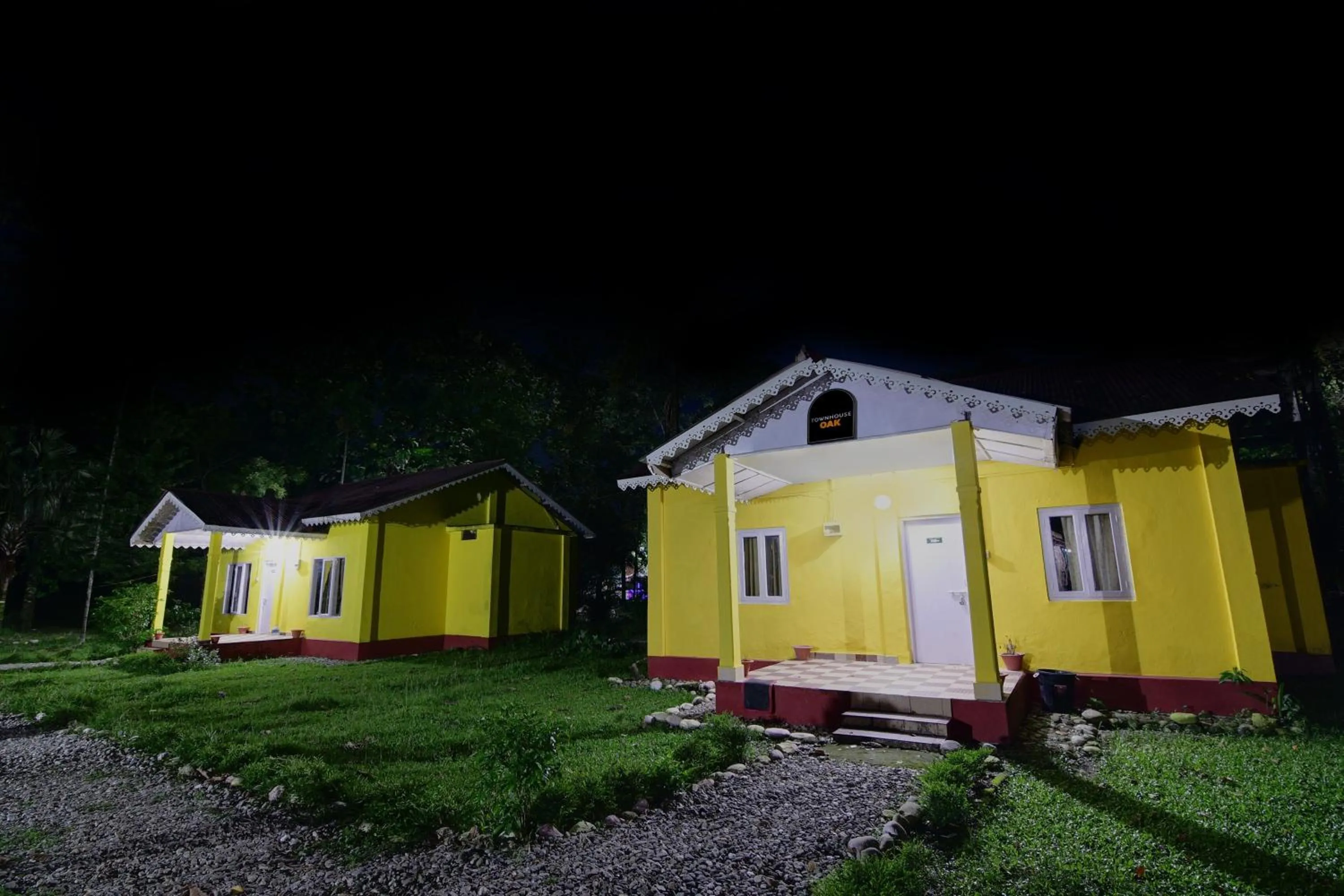 Facade/entrance in Townhouse OAK Gorumara Jungle Resort