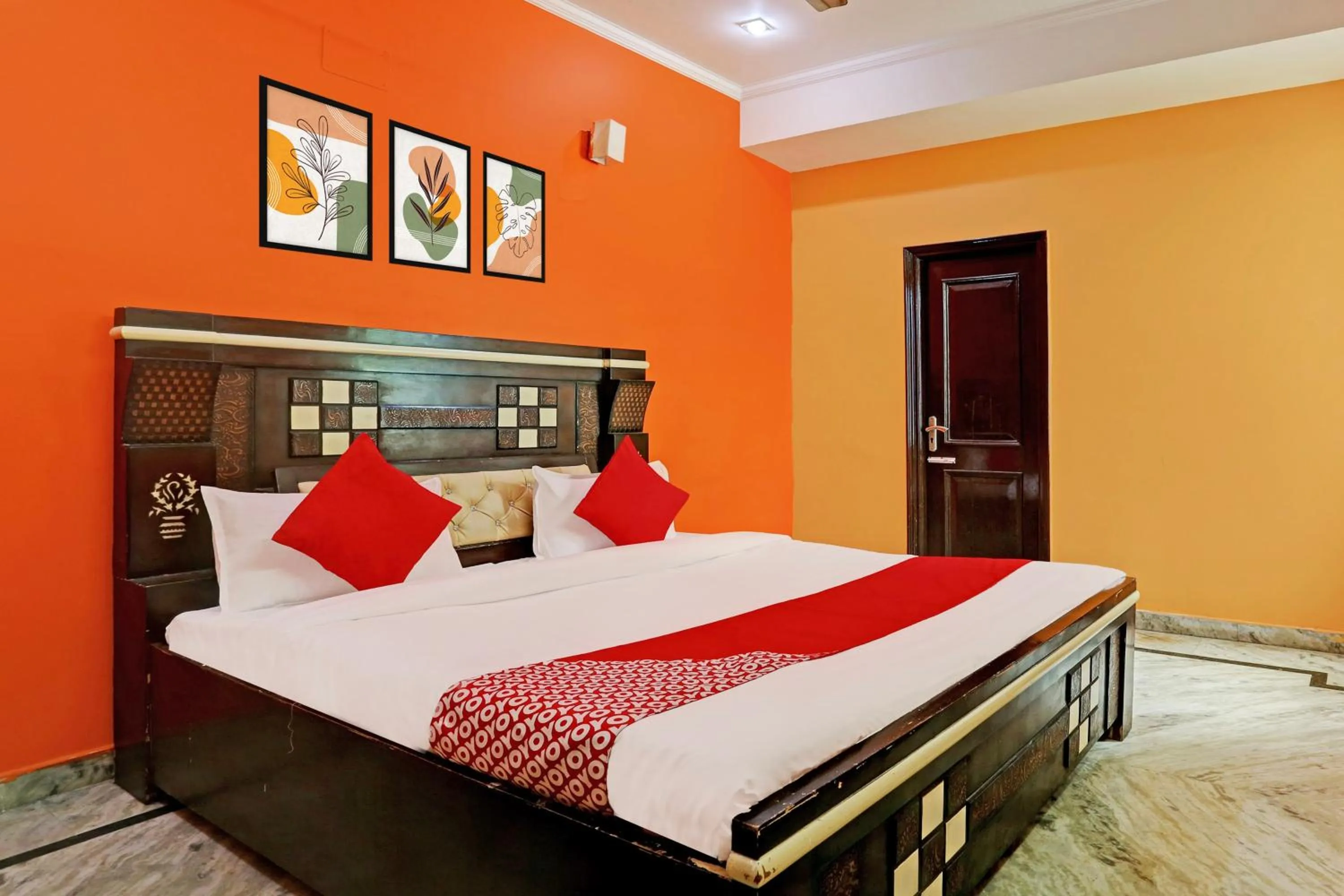 Bedroom, Bed in Hotel O Naveen Stay