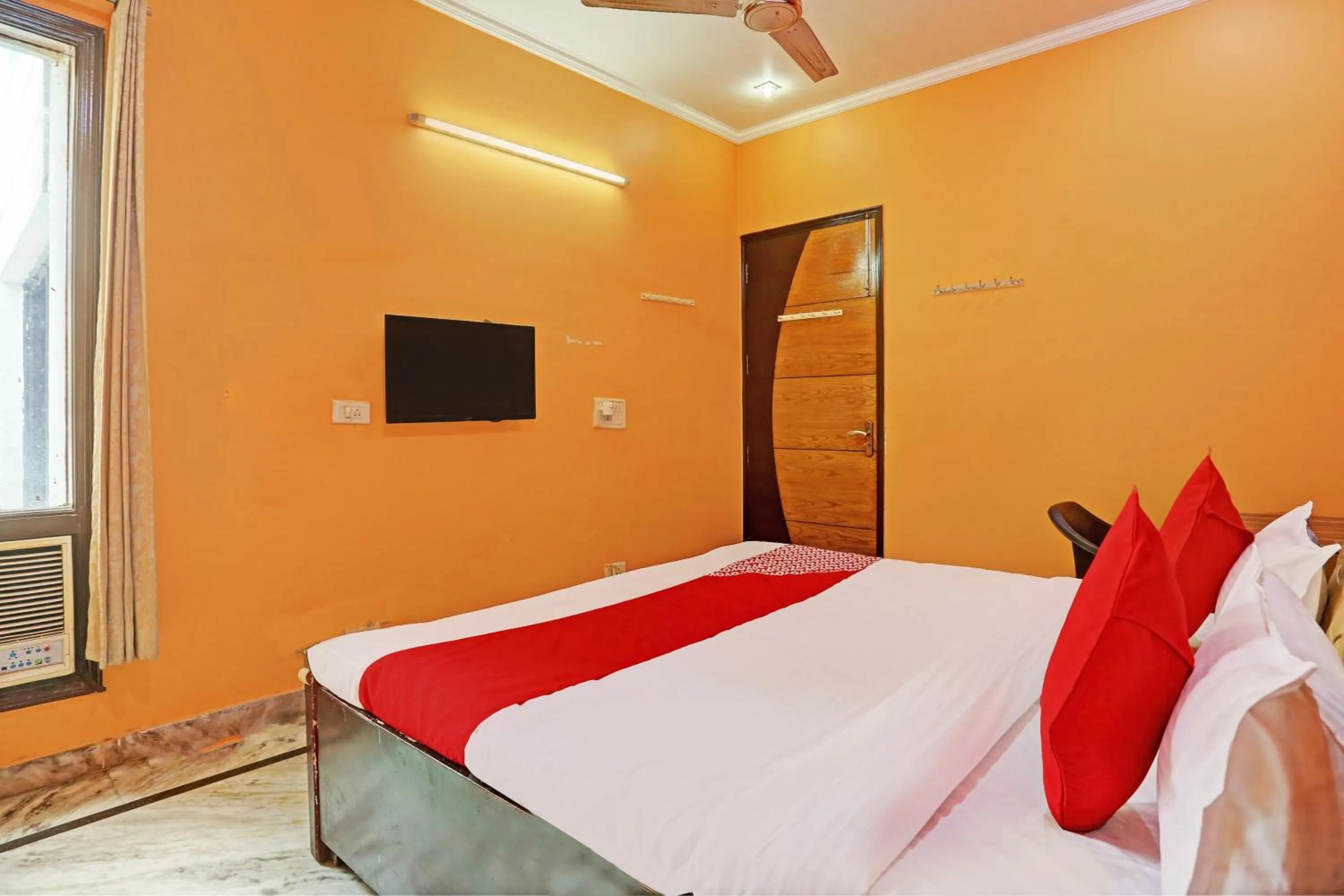 Bedroom, Bed in Hotel O Naveen Stay