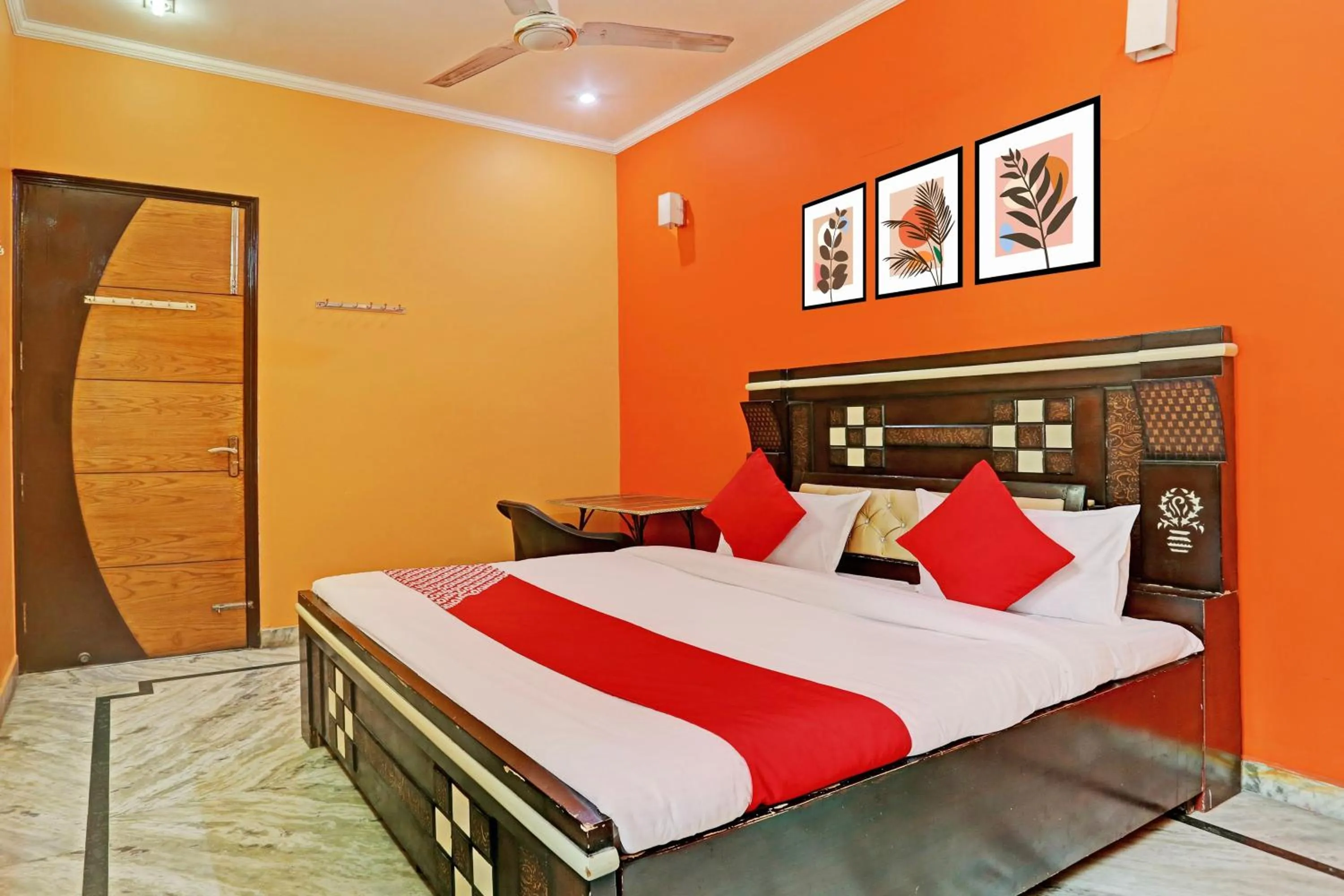 Bedroom, Bed in Hotel O Naveen Stay