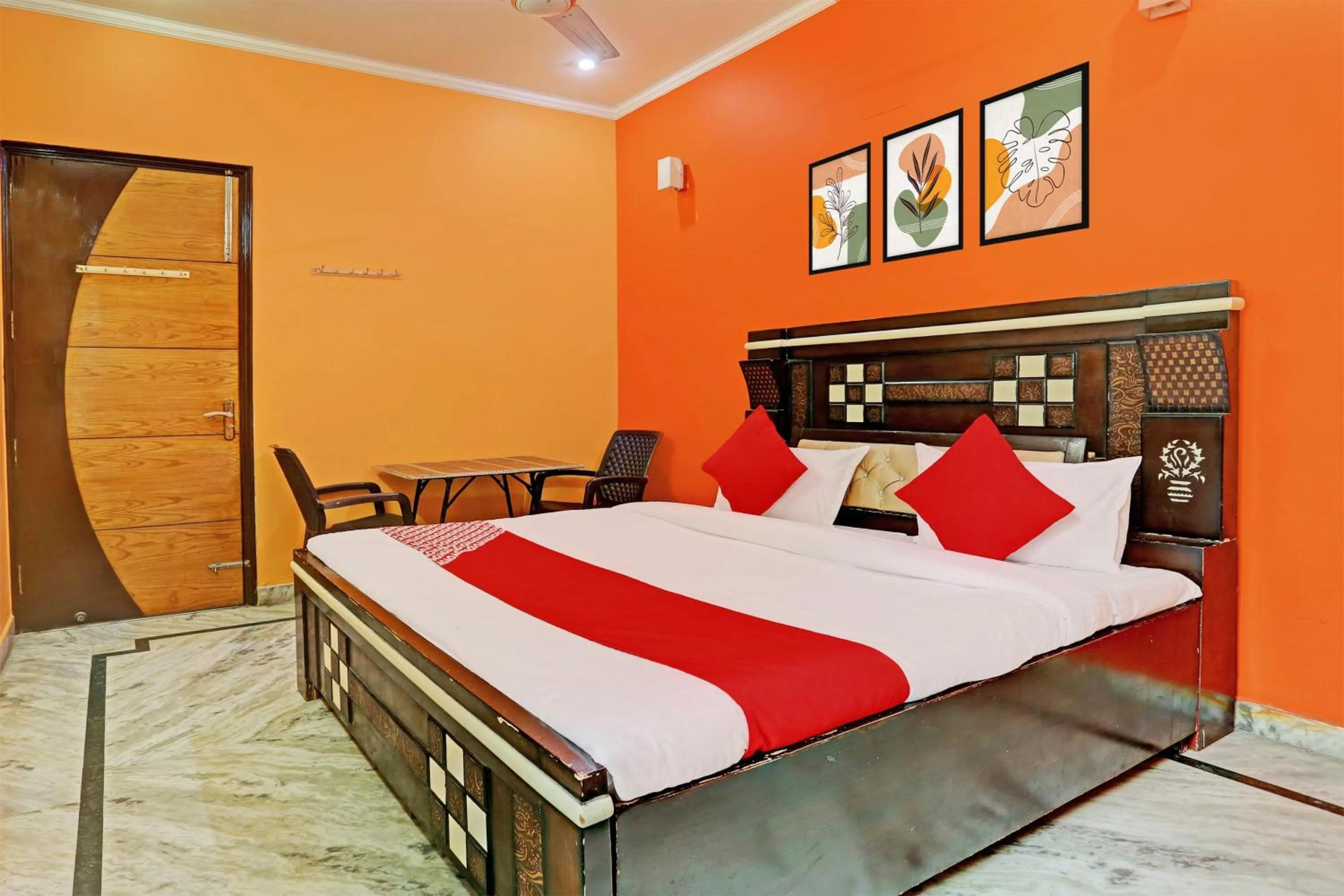 Bedroom, Bed in Hotel O Naveen Stay