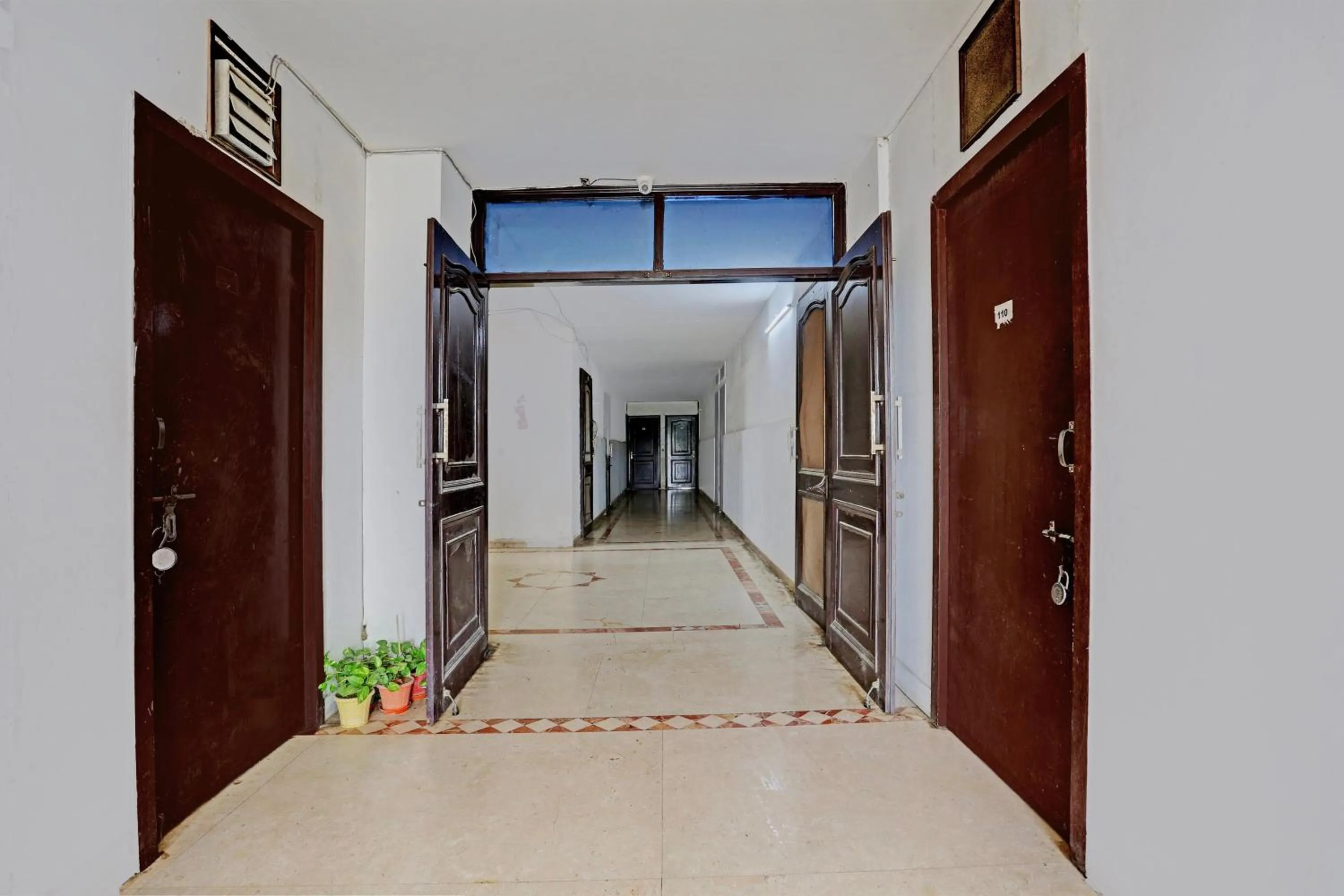 Lobby or reception in Hotel O Naveen Stay