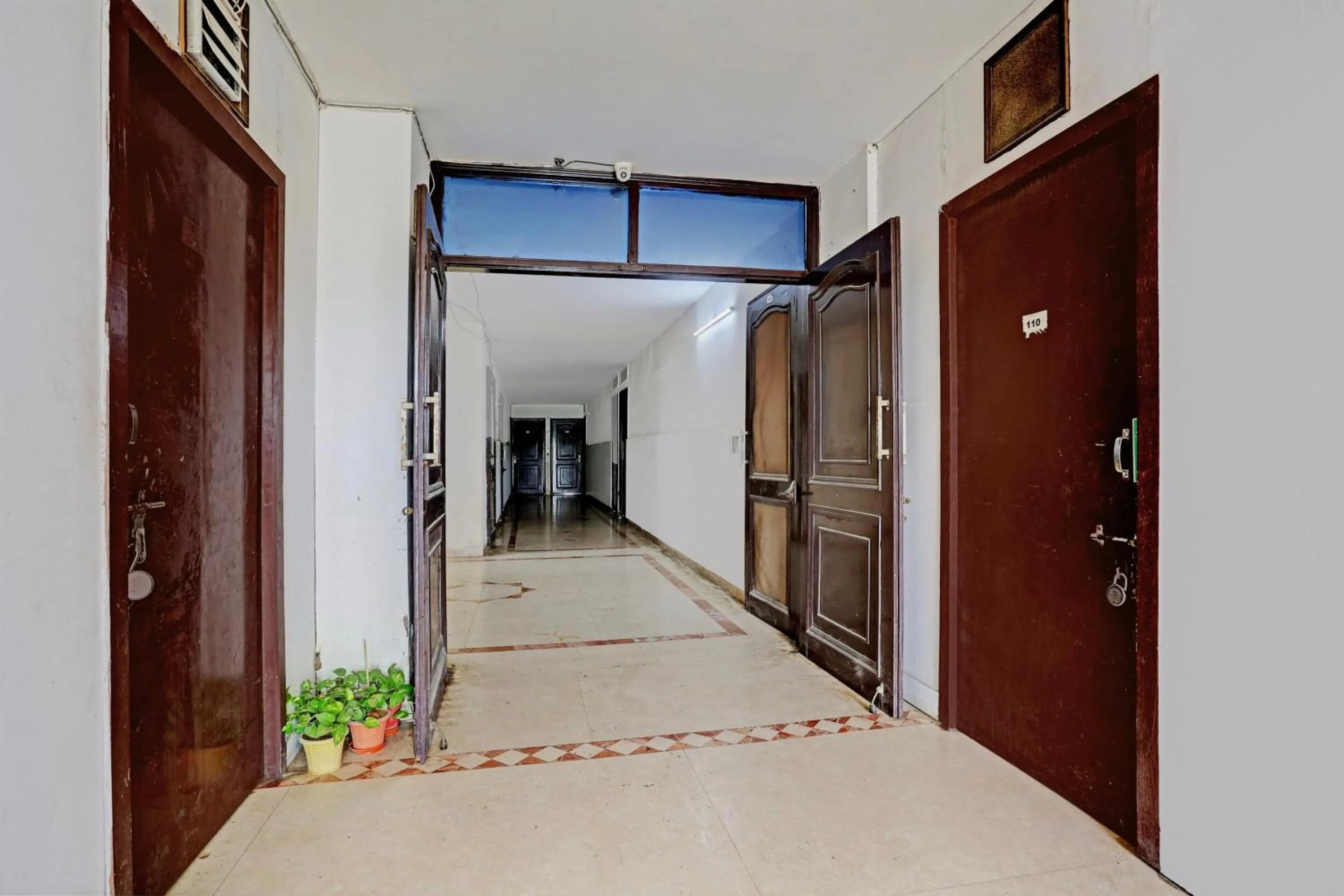 Lobby or reception in Hotel O Naveen Stay