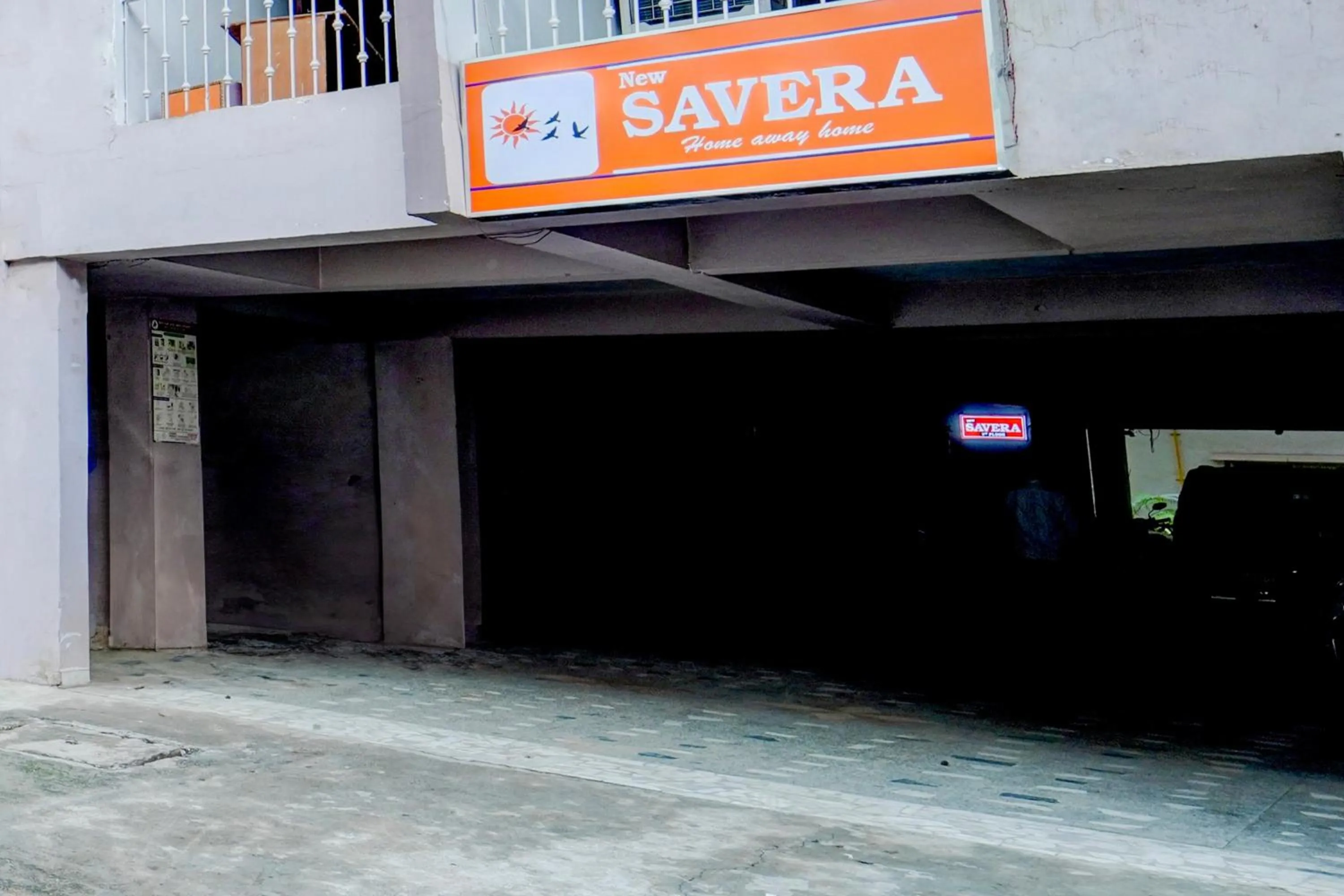Facade/entrance in Super OYO Flagship Hotel New Savera