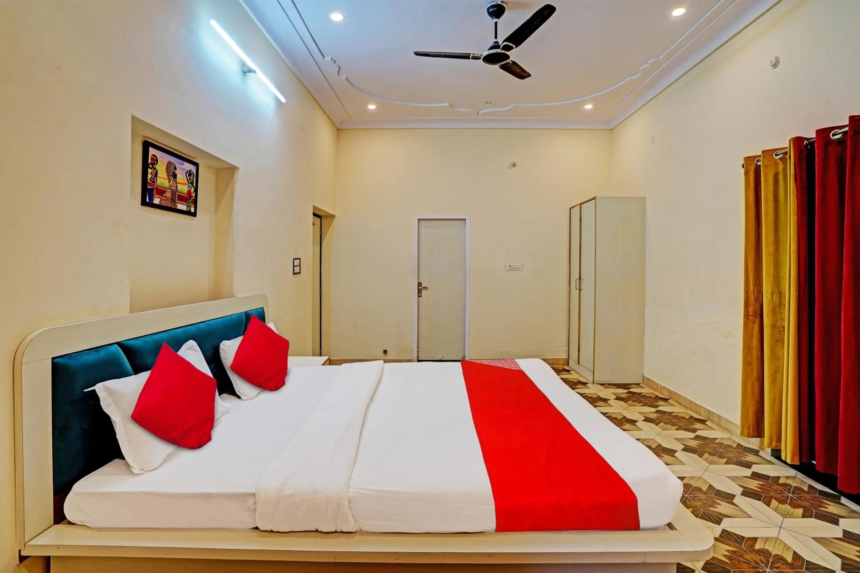 Bedroom, Bed in Hotel O Real Out Of The Blue