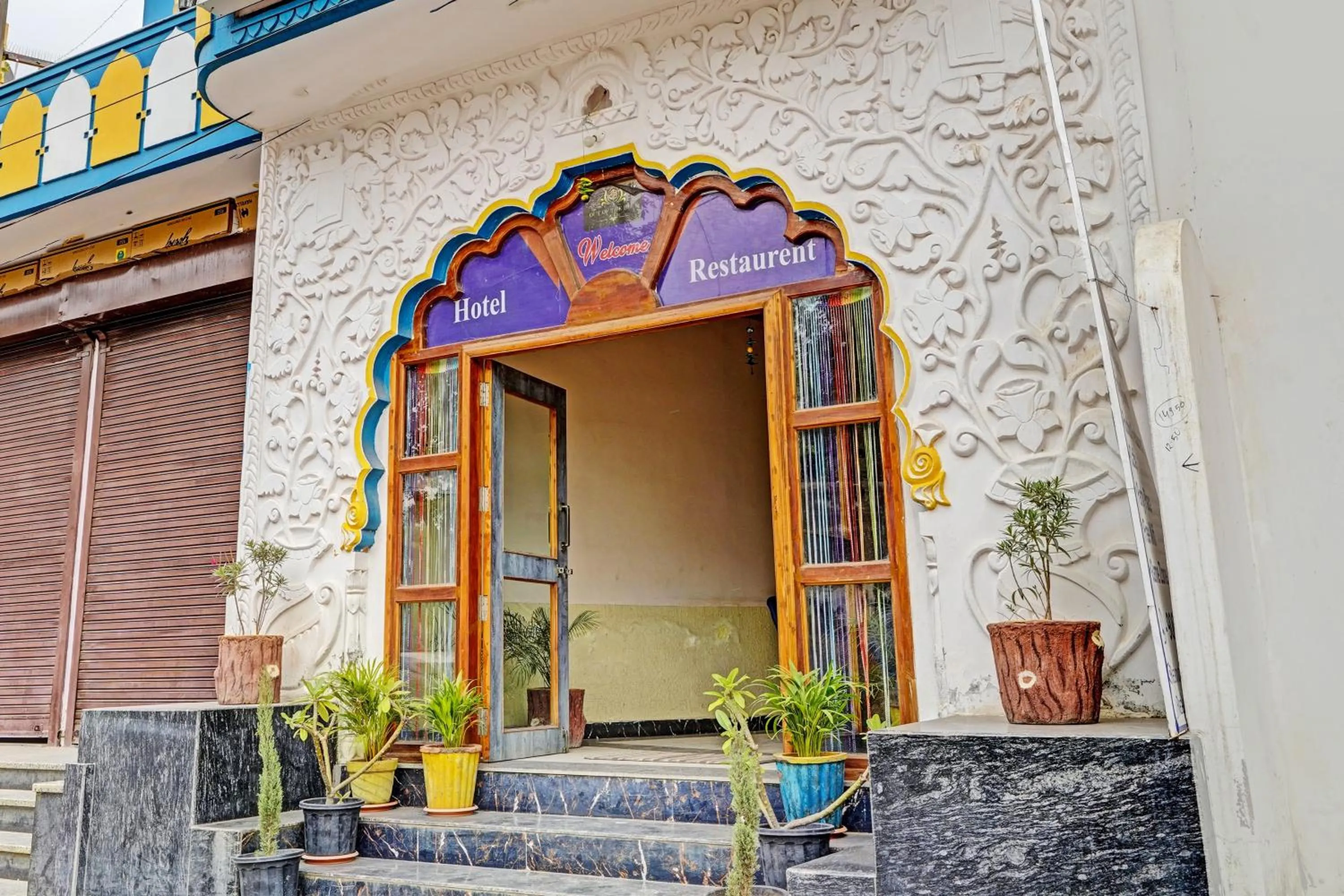 Facade/entrance in Hotel O Real Out Of The Blue