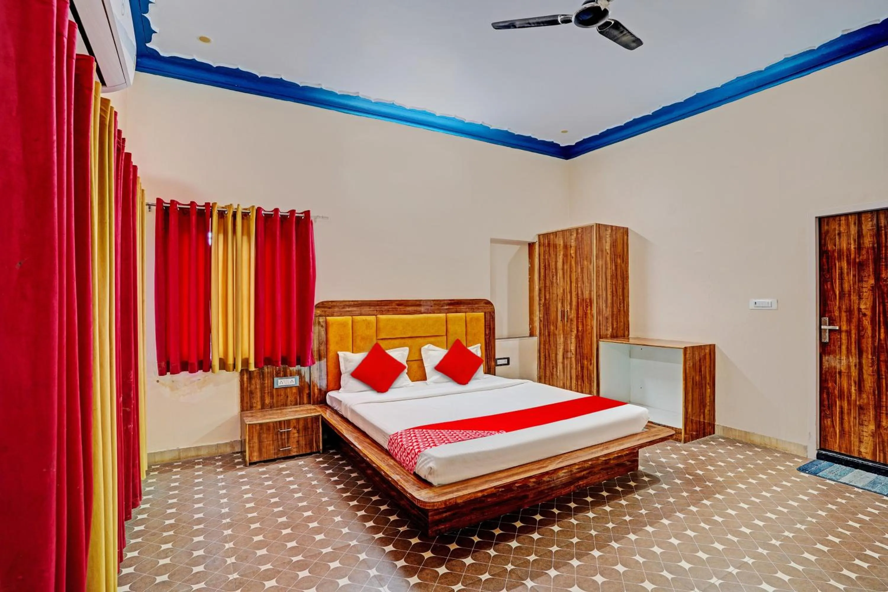 Bedroom, Bed in Hotel O Real Out Of The Blue