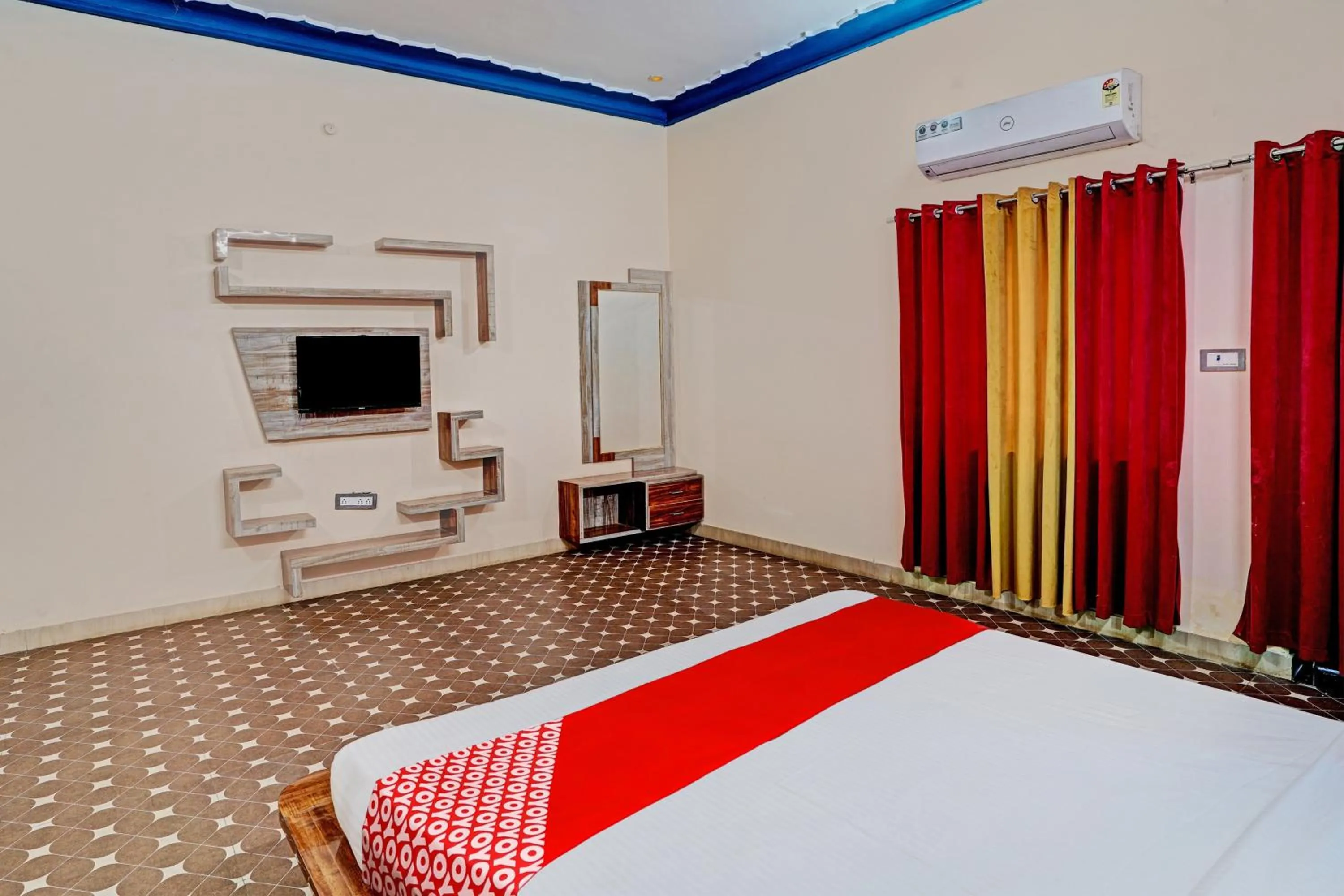 Bedroom, Bed in Hotel O Real Out Of The Blue