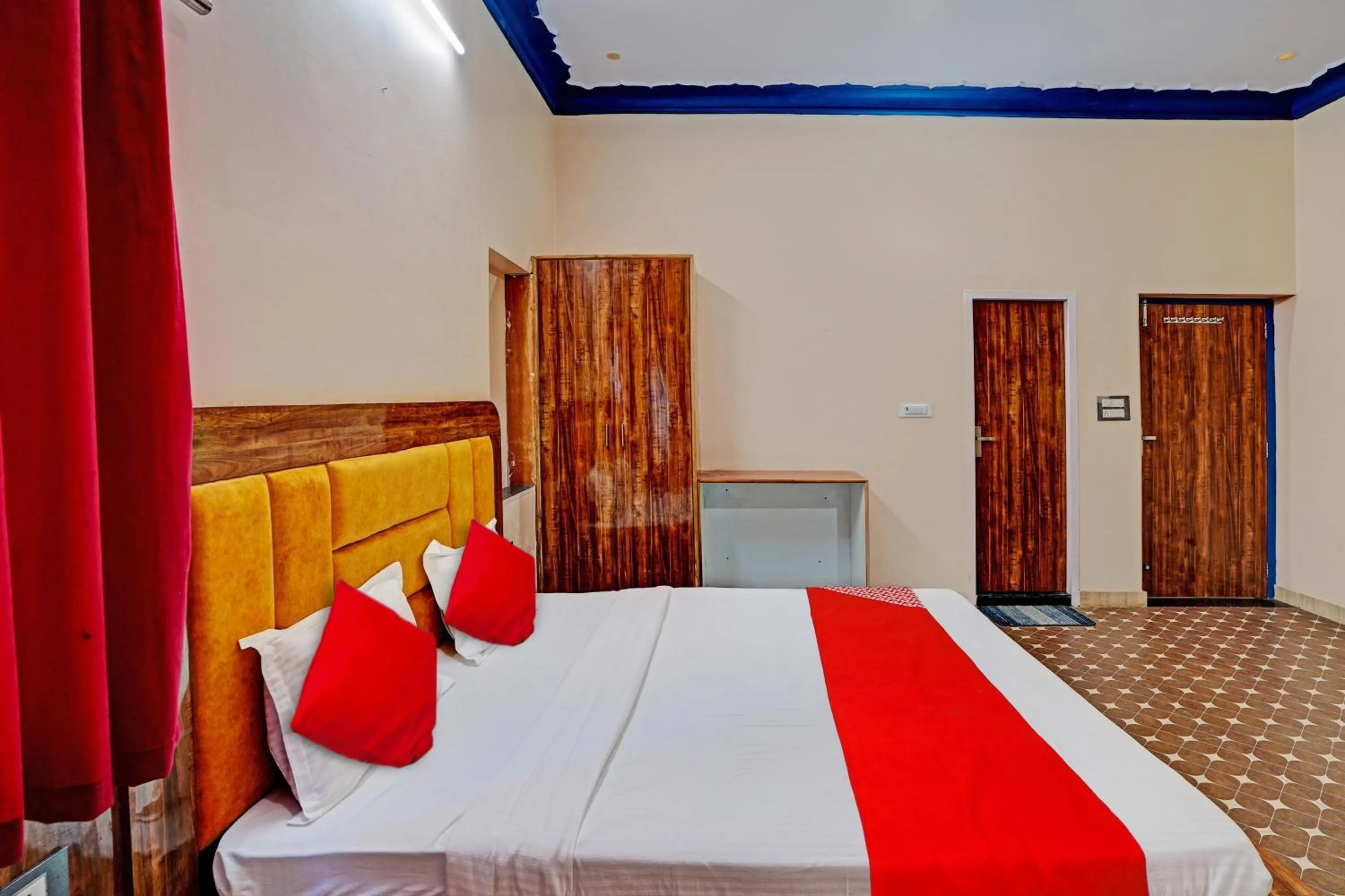 Bedroom, Bed in Hotel O Real Out Of The Blue