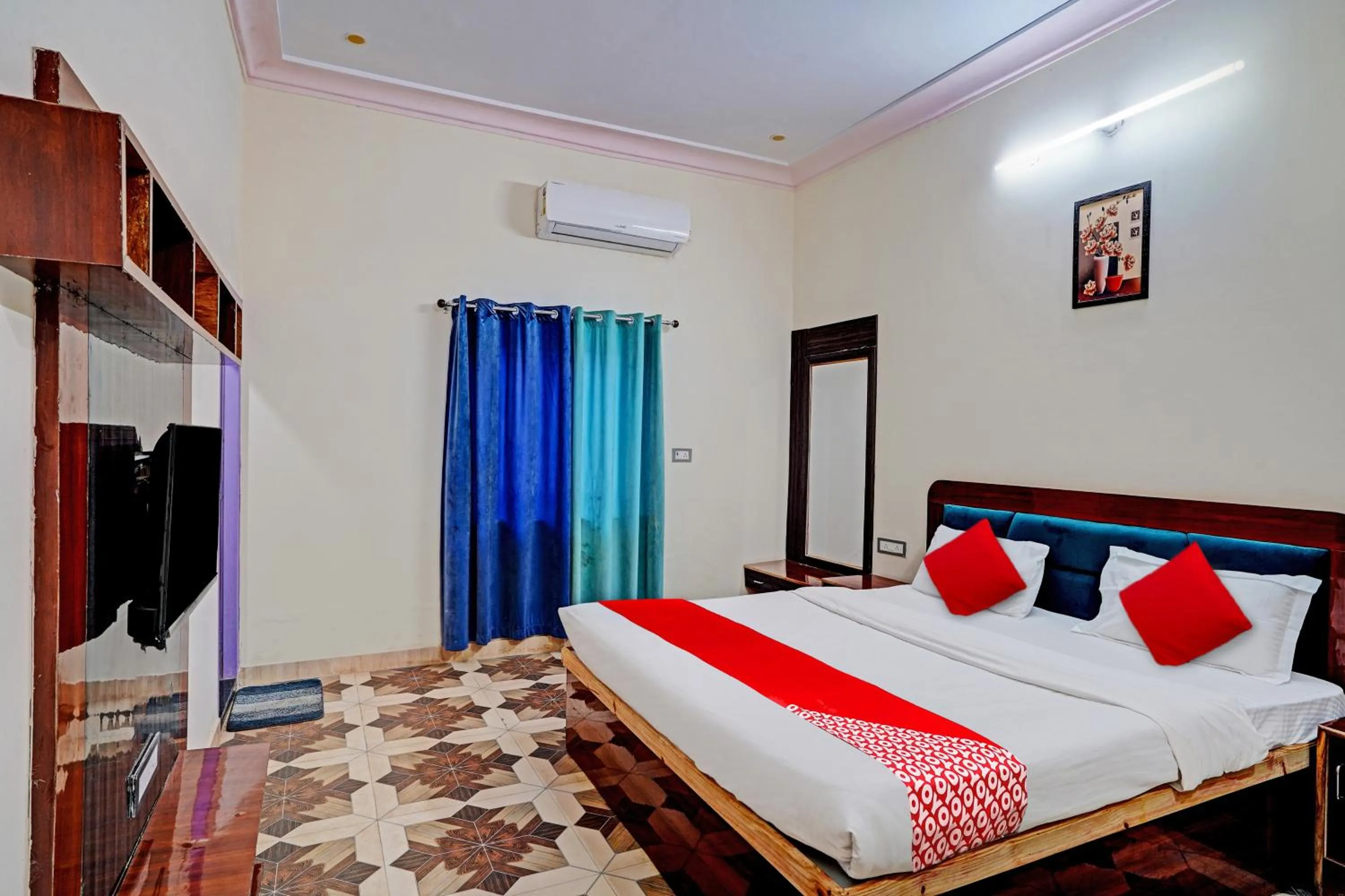 Bedroom, Bed in Hotel O Real Out Of The Blue