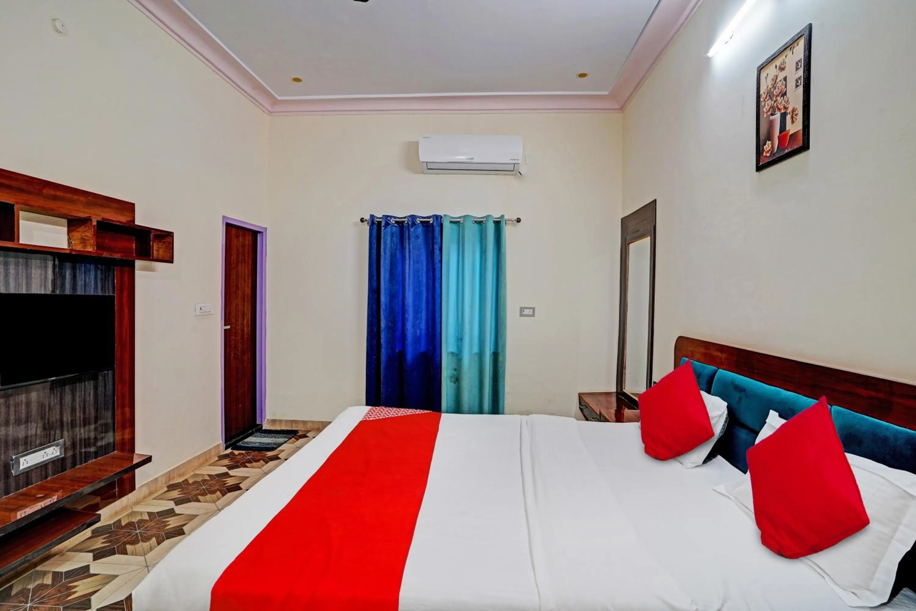 Bedroom, Bed in Hotel O Real Out Of The Blue