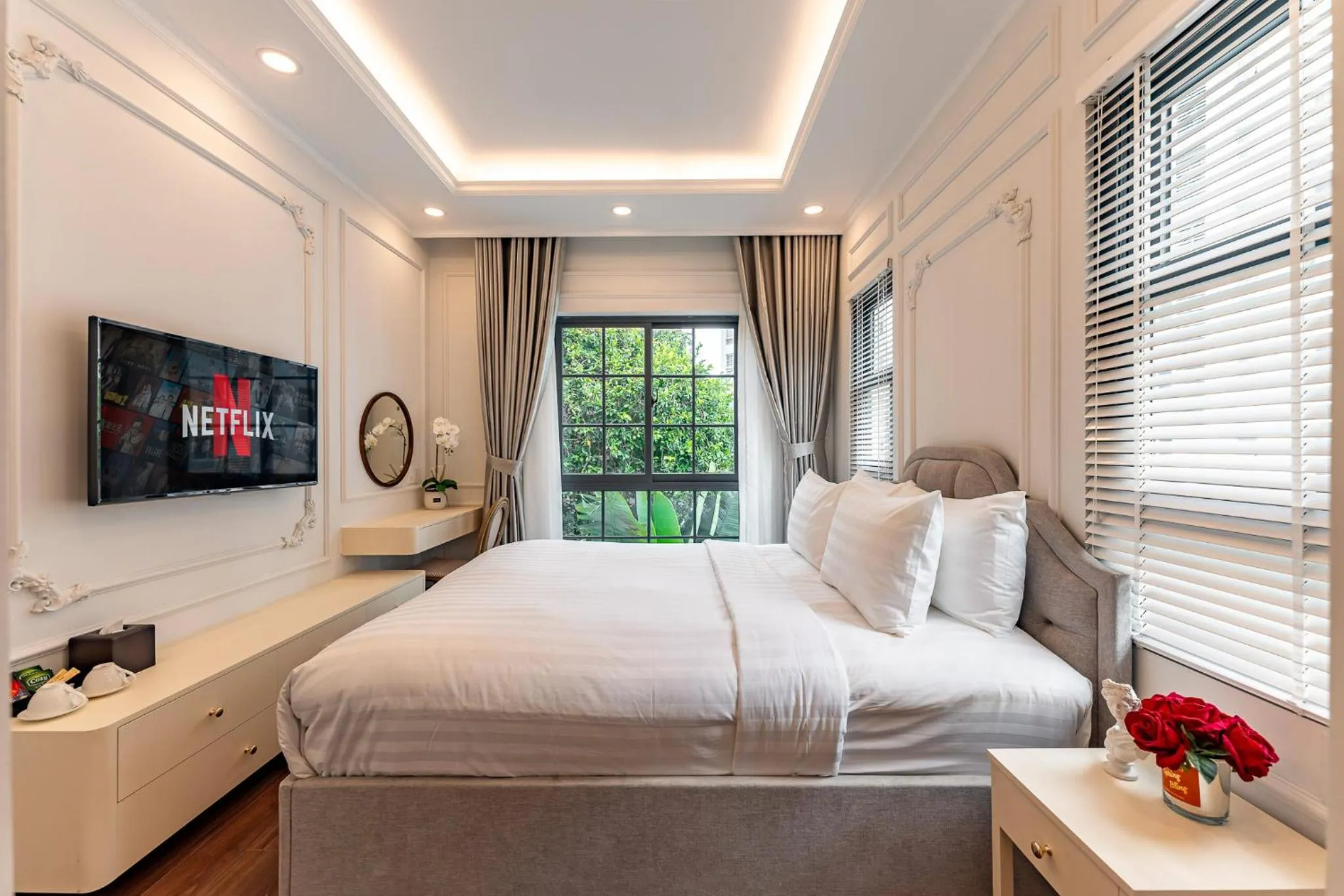 Photo of the whole room, Bed in Golden Sun Apartment & Hotel