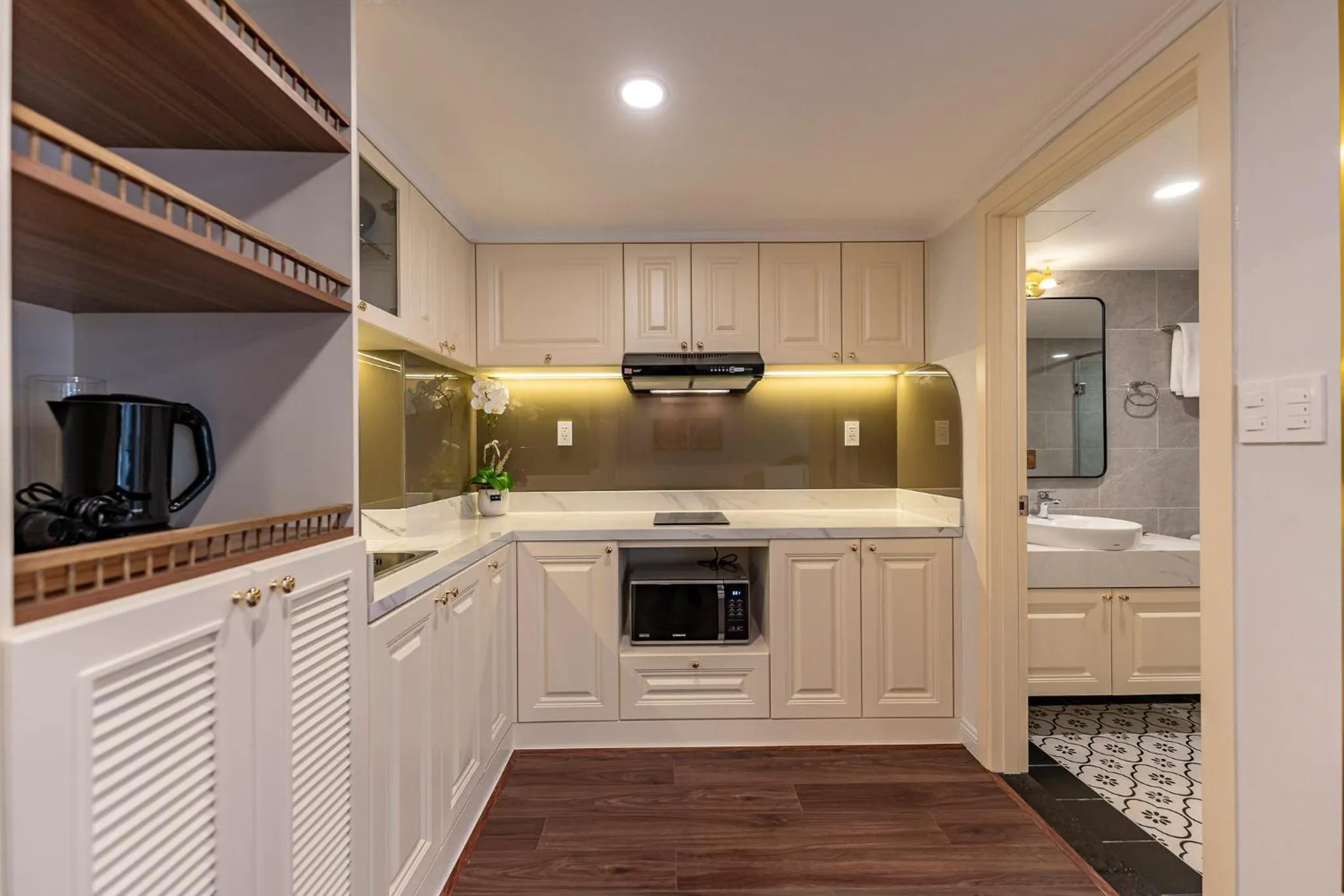 Golden Sun Apartment & Hotel