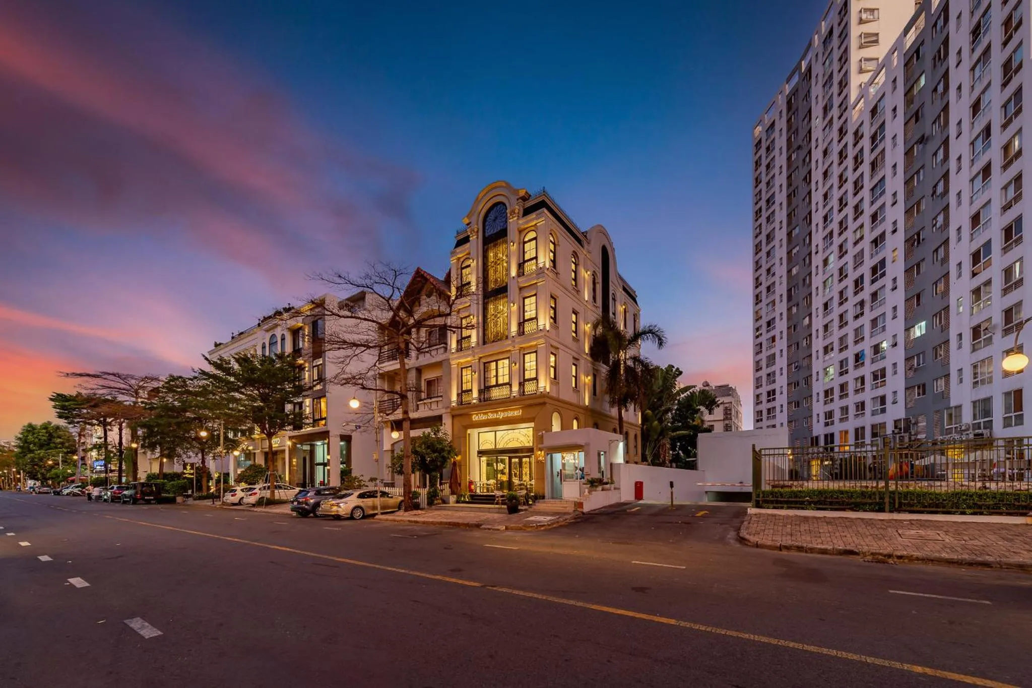 Golden Sun Apartment & Hotel