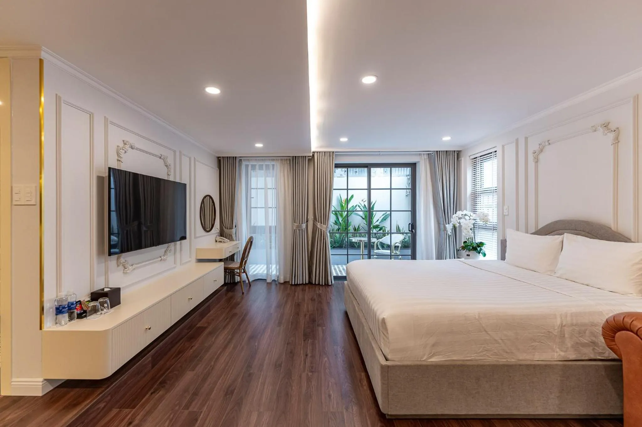 Bed in Golden Sun Apartment & Hotel