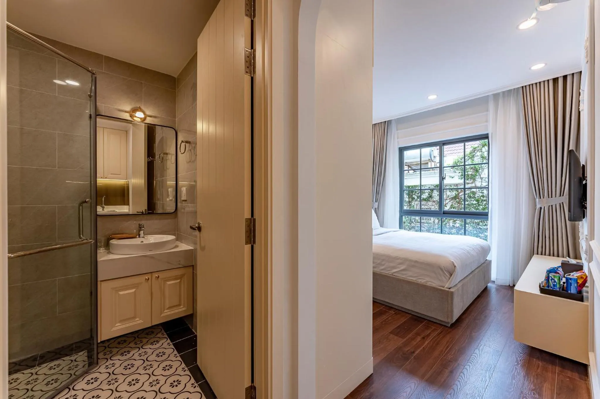 Bed in Golden Sun Apartment & Hotel