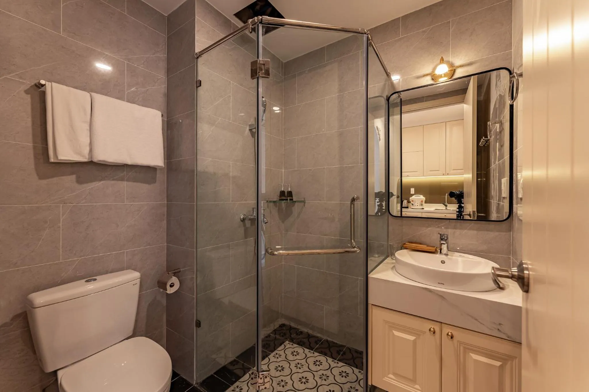 Golden Sun Apartment & Hotel