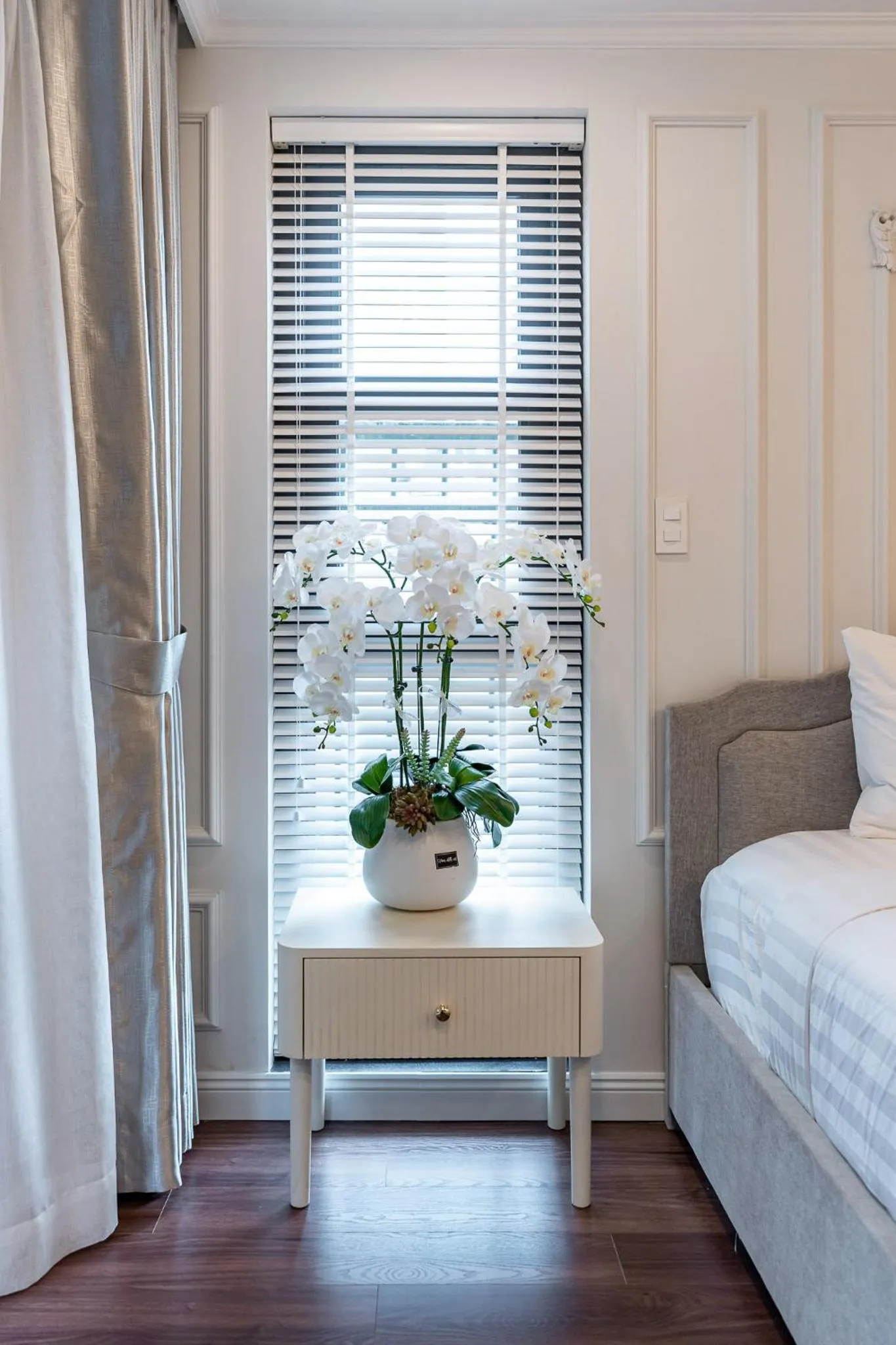 Bed in Golden Sun Apartment & Hotel