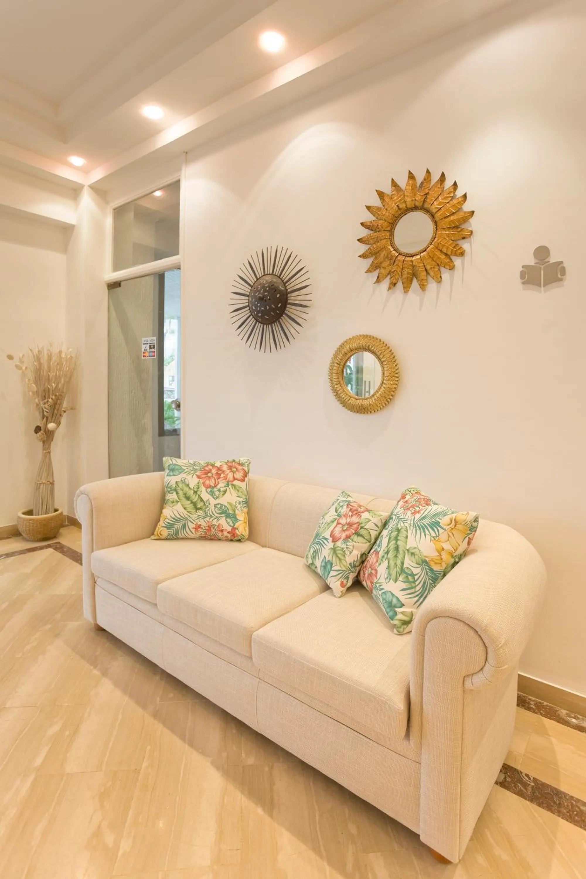 Lobby or reception, Seating Area in Petit Garden Hotel by Flacalco