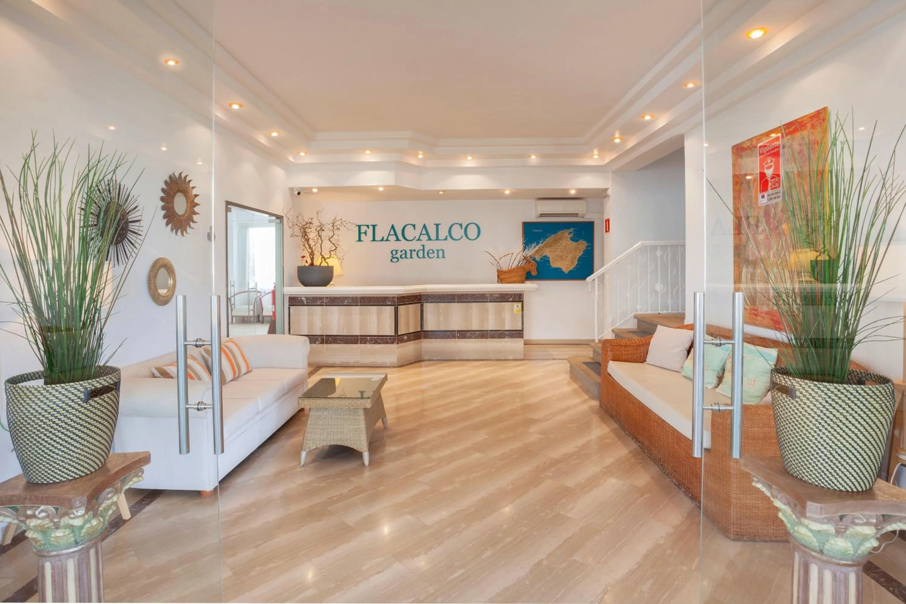 Seating area, Lobby/Reception in Petit Garden Hotel by Flacalco