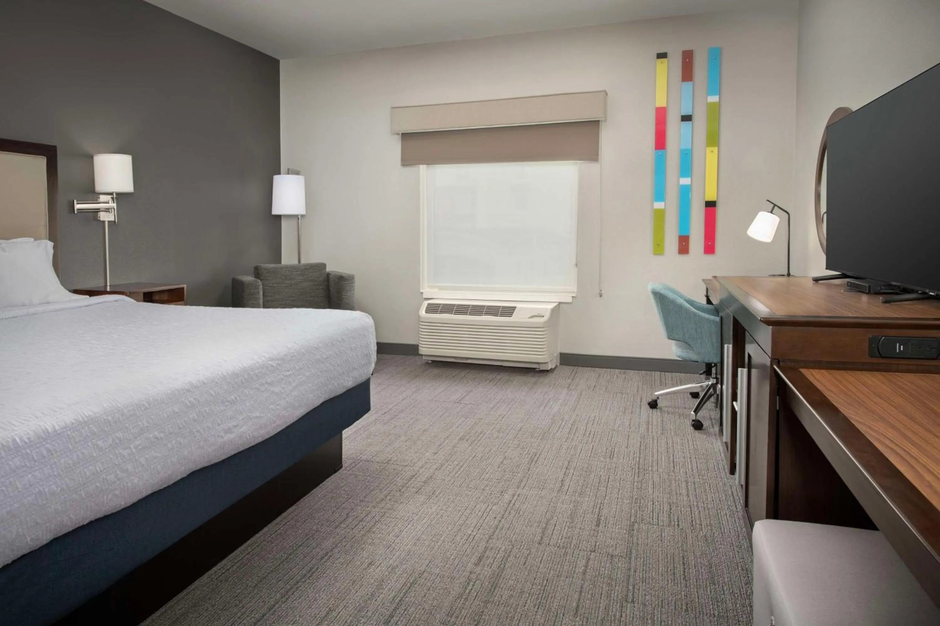 Bed in Hampton Inn & Suites Portland/Hillsboro-Evergreen Park