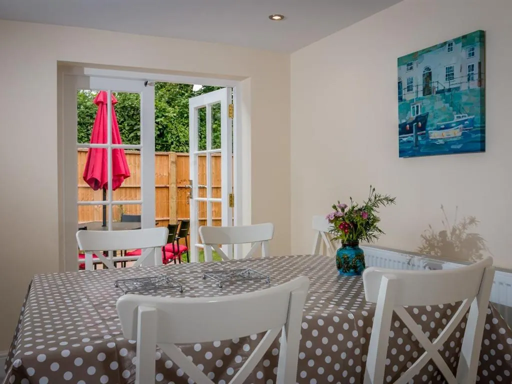 Dining area in Vicarage Cottage