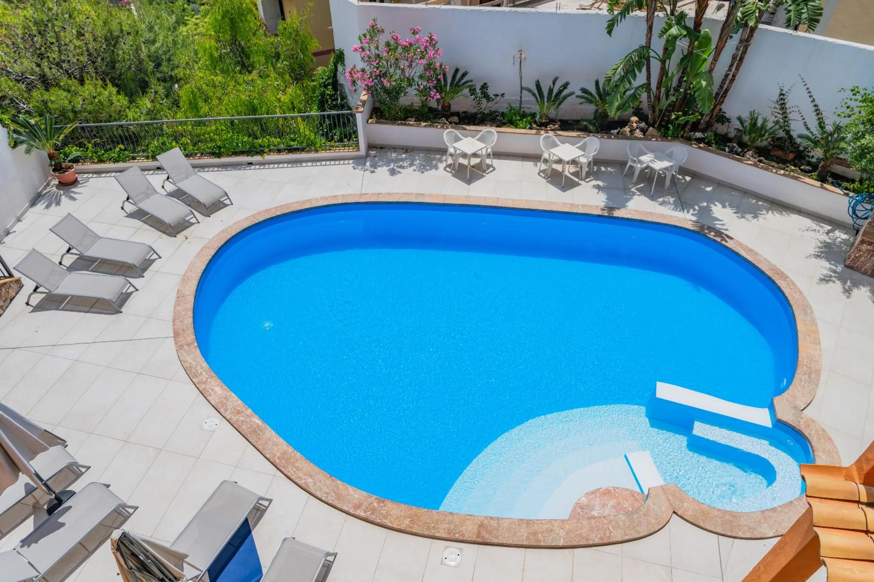 Pool view in Casa Pertosa