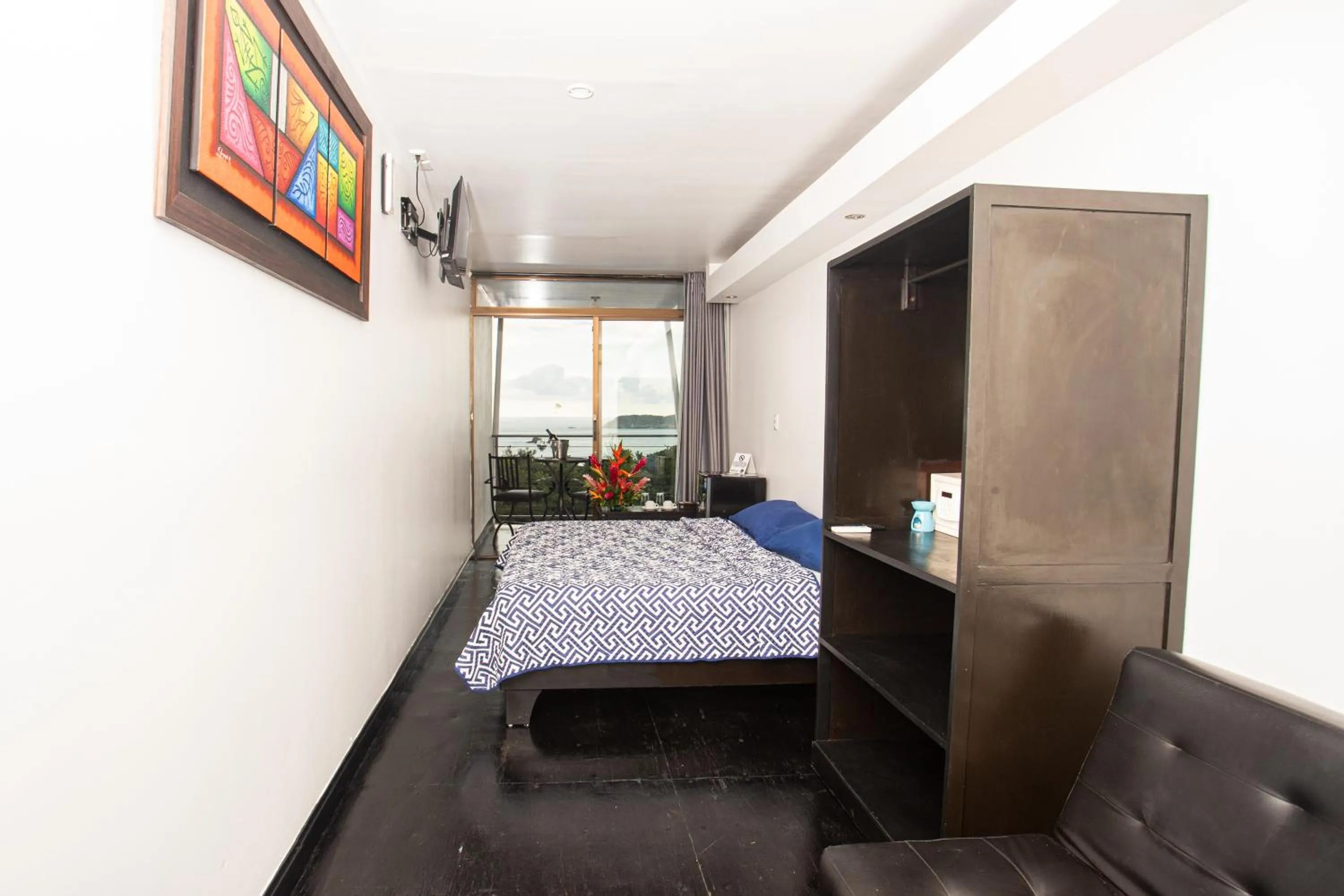 Photo of the whole room, Bed in El Faro Containers Beach Hotel