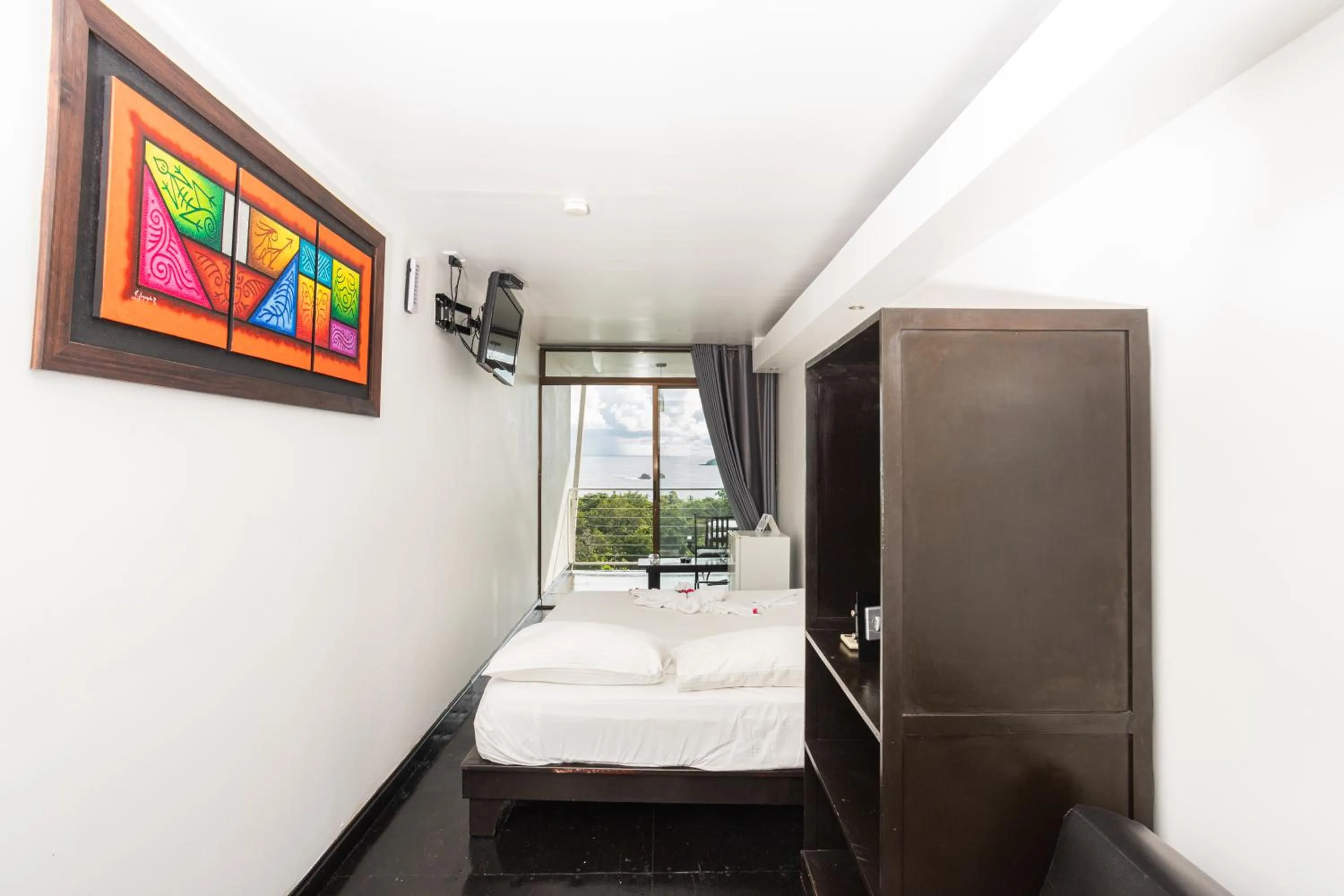 Photo of the whole room, Bed in El Faro Containers Beach Hotel