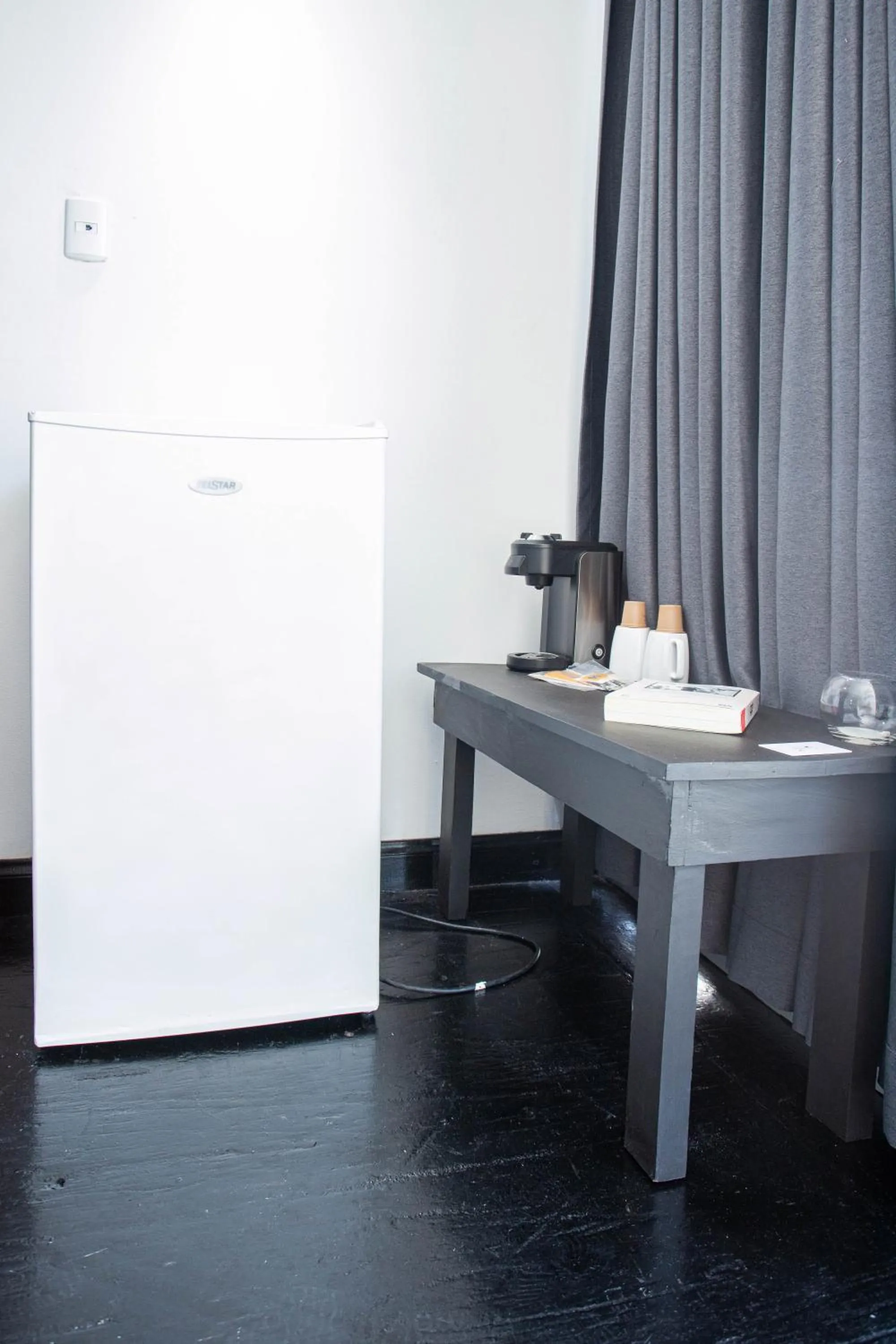 Coffee/tea facilities in El Faro Containers Beach Hotel