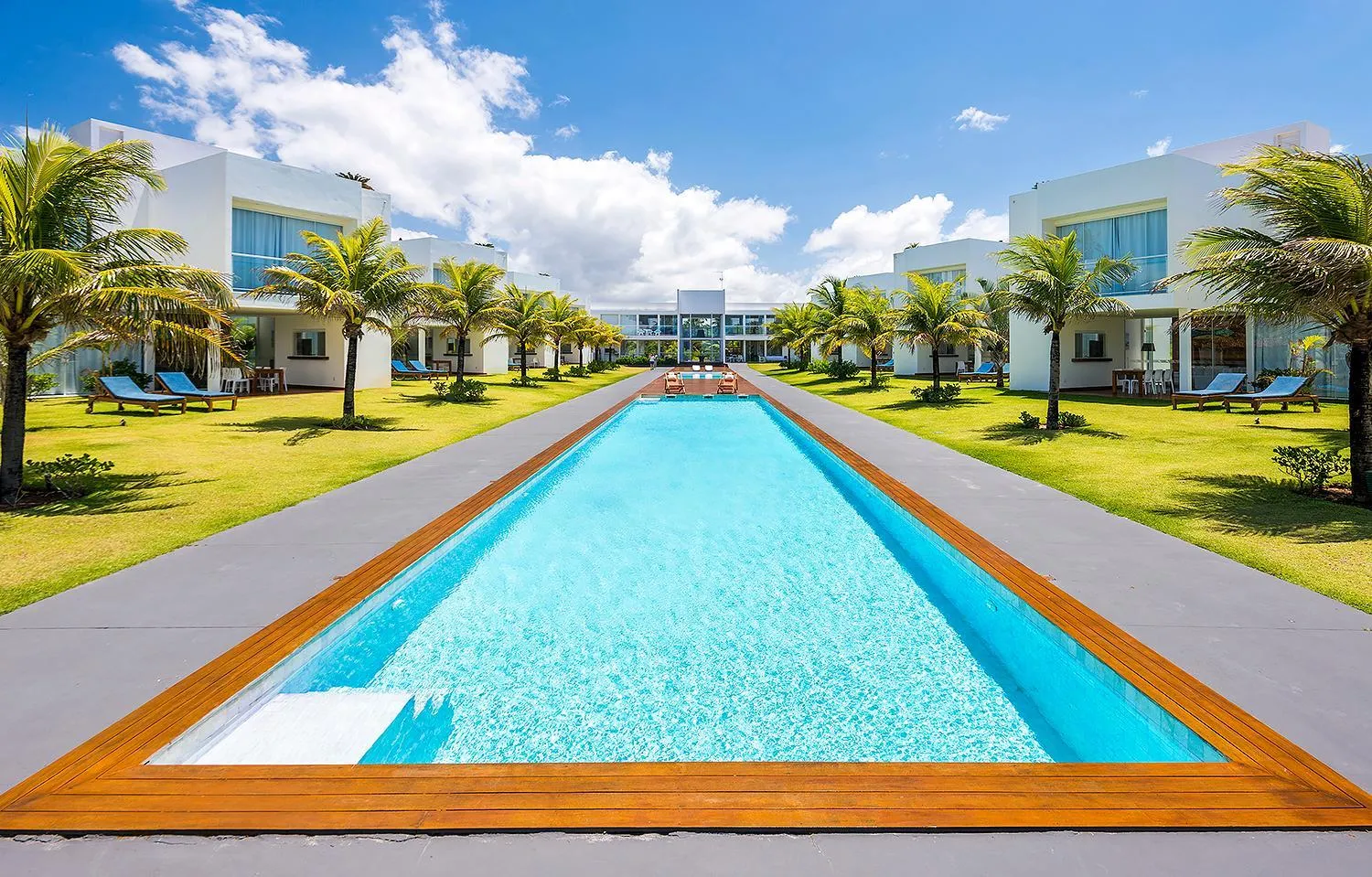 Garden in B Blue Beachouses