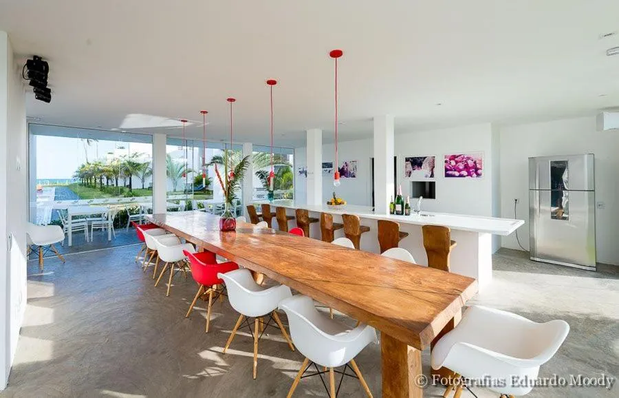 Restaurant/places to eat in B Blue Beachouses