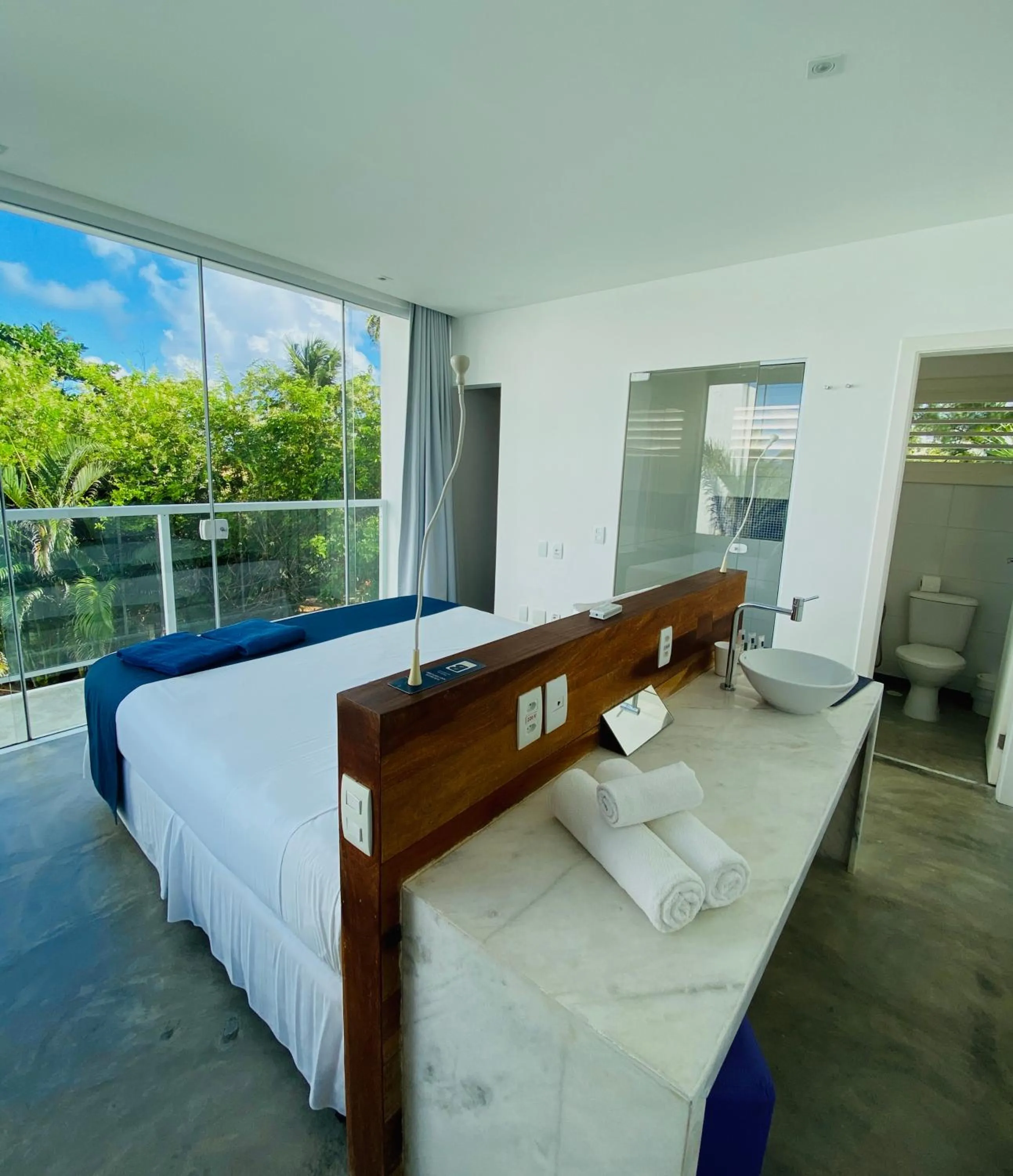 Bathroom, Bed in B Blue Beachouses