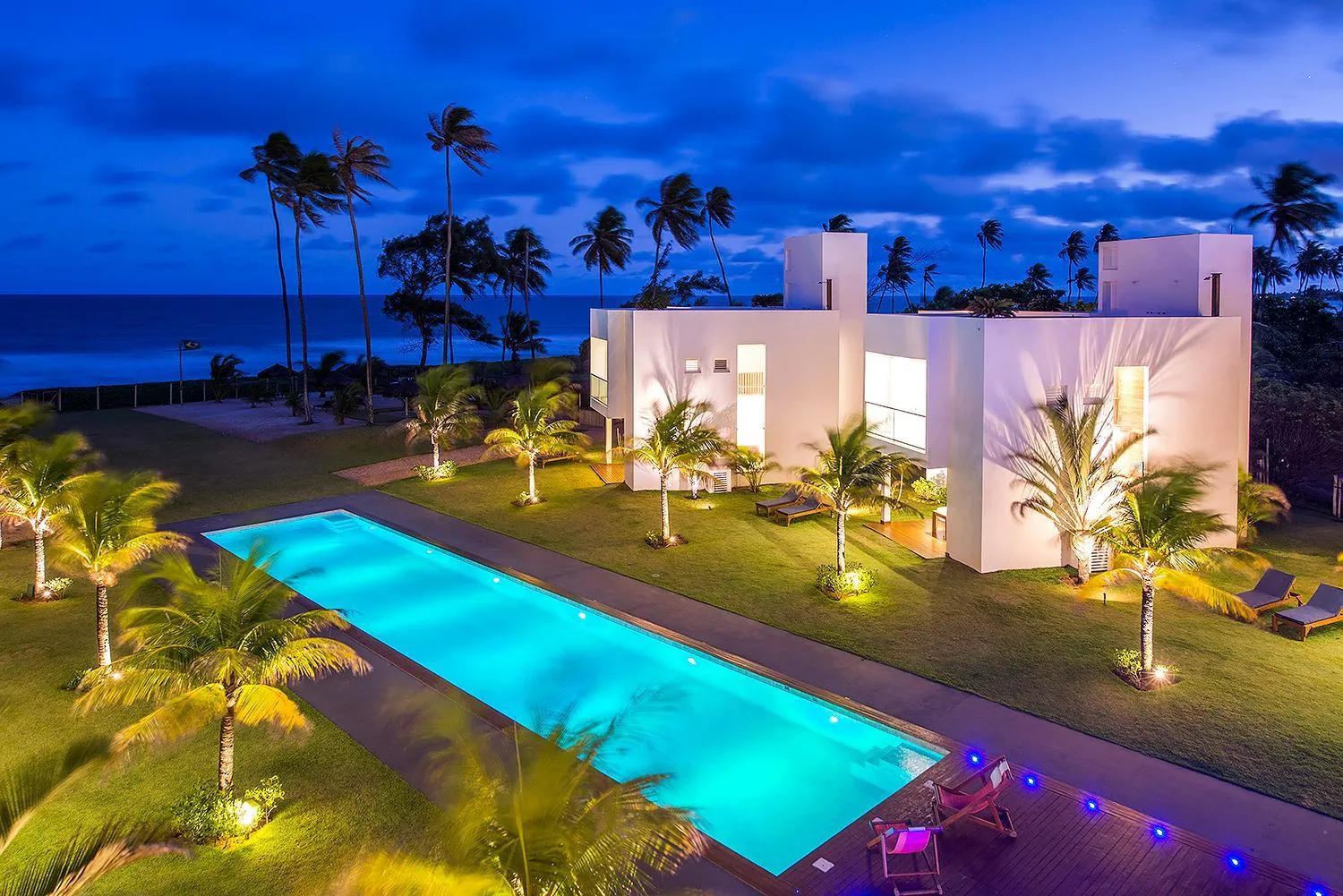 Garden view in B Blue Beachouses