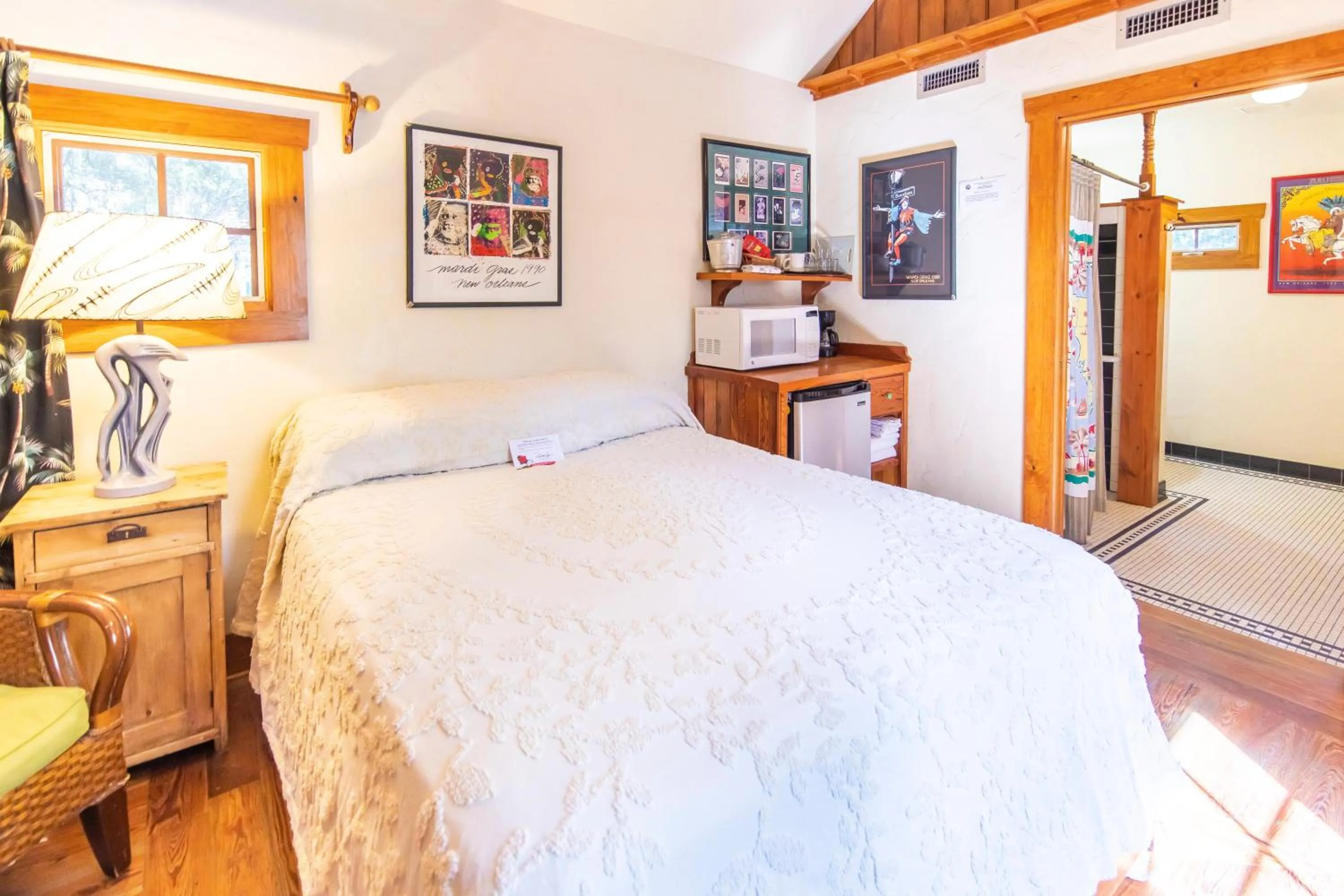 Bed in Hibiscus Coffee & Guesthouse