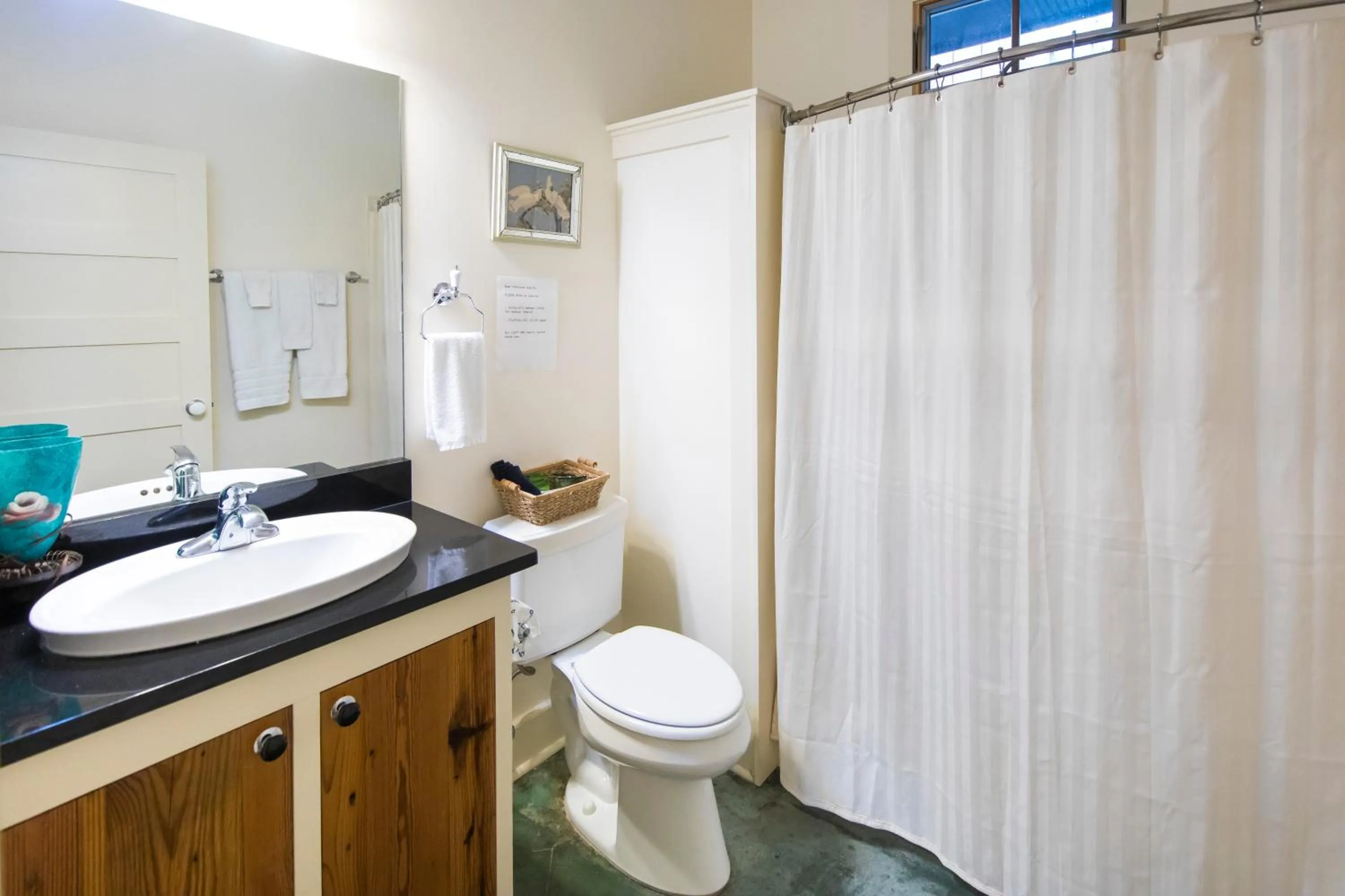 Bathroom in Hibiscus Coffee & Guesthouse
