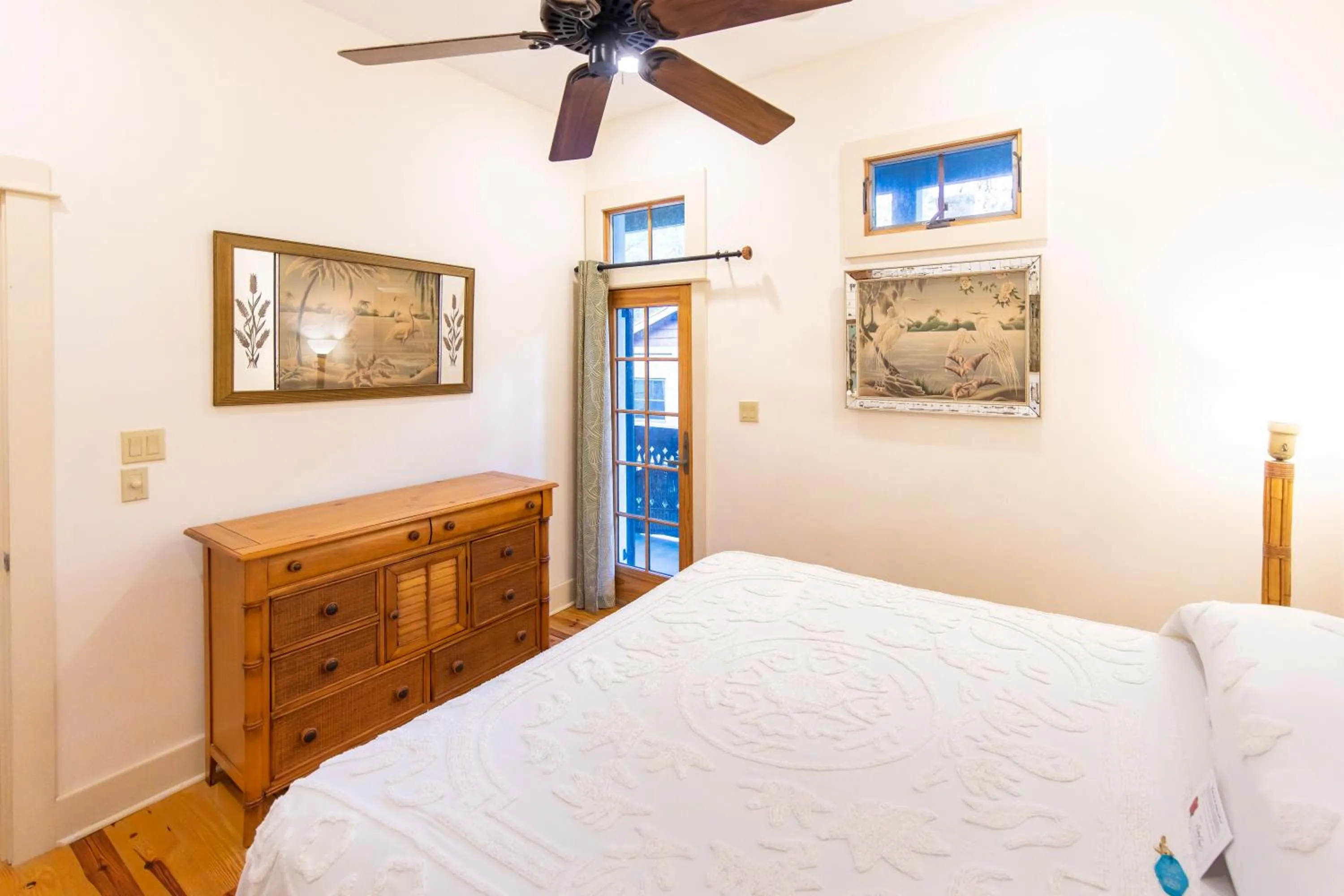 Bedroom, Bed in Hibiscus Coffee & Guesthouse