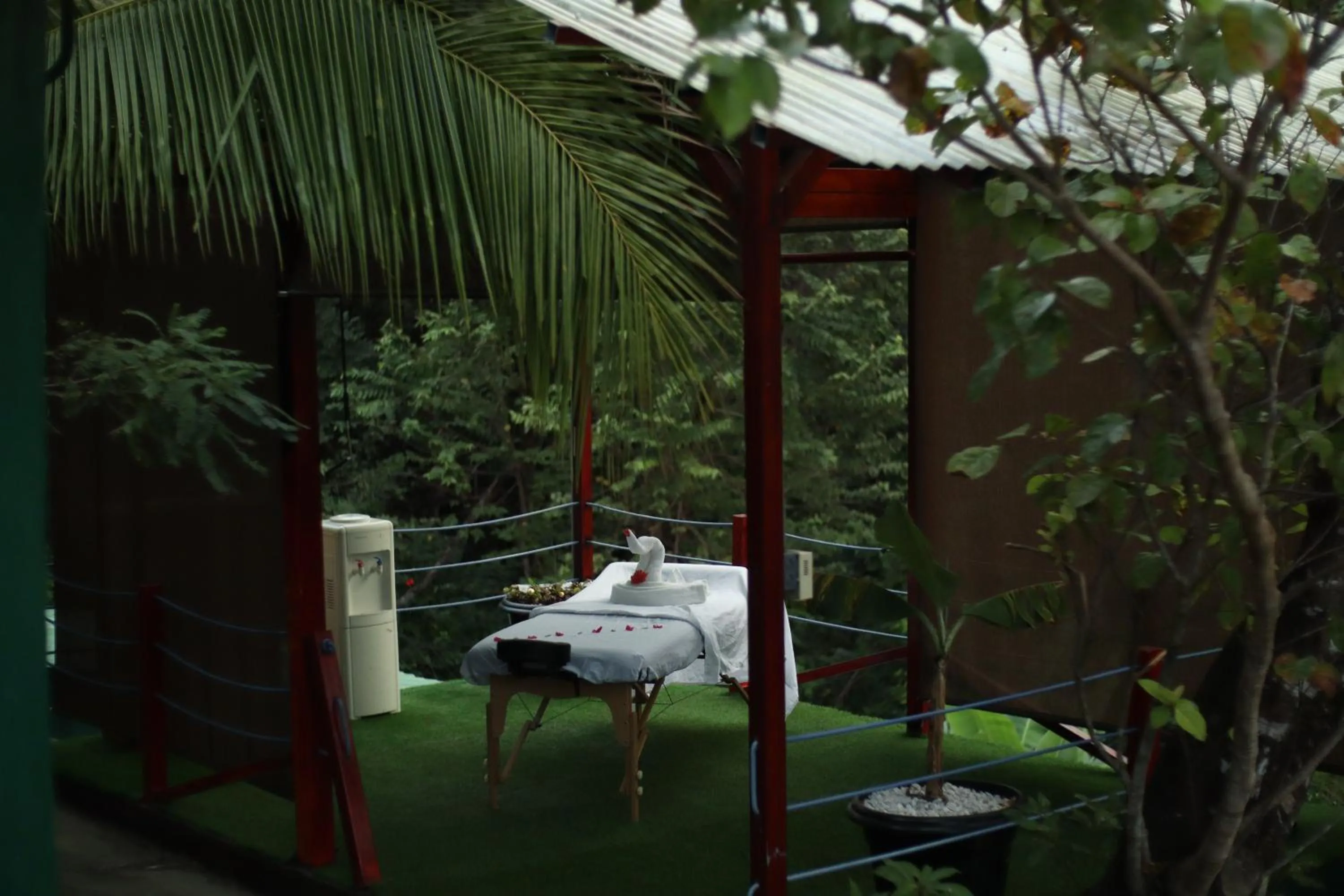 Massage in Jungles Edge Hotel, Jiu Jitsu, Muay Thai Retreat Center