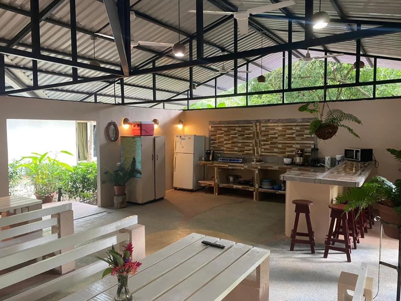 Kitchen or kitchenette in Jungles Edge Hotel, Jiu Jitsu, Muay Thai Retreat Center