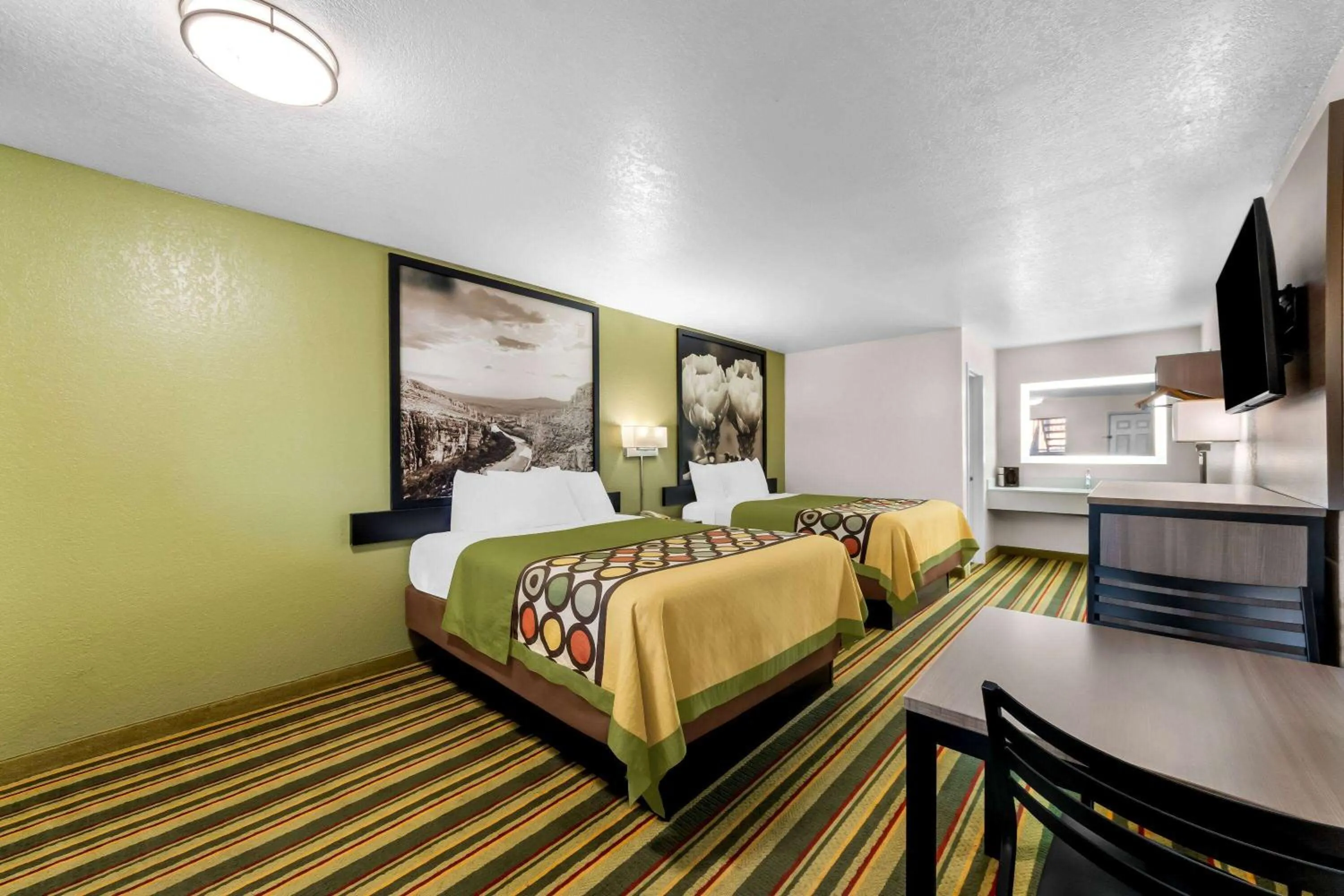 Bed in Super 8 by Wyndham Pleasanton
