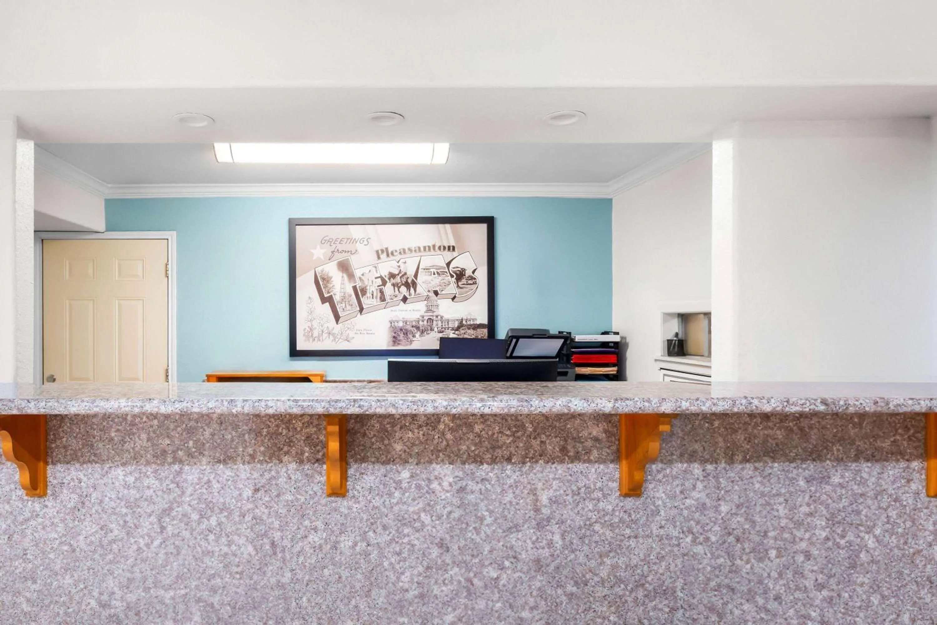 Lobby or reception in Super 8 by Wyndham Pleasanton