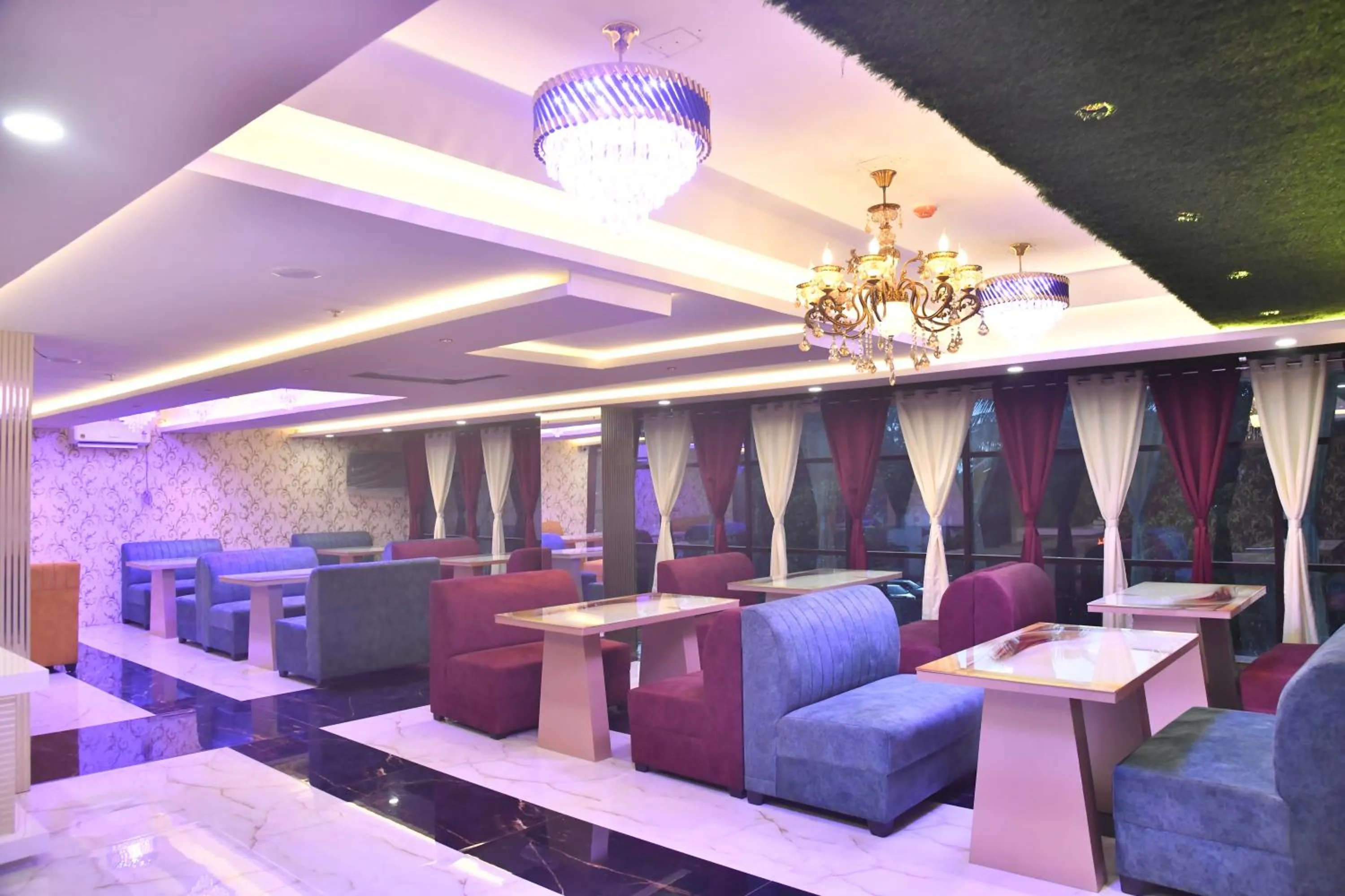 Restaurant/places to eat in City Square