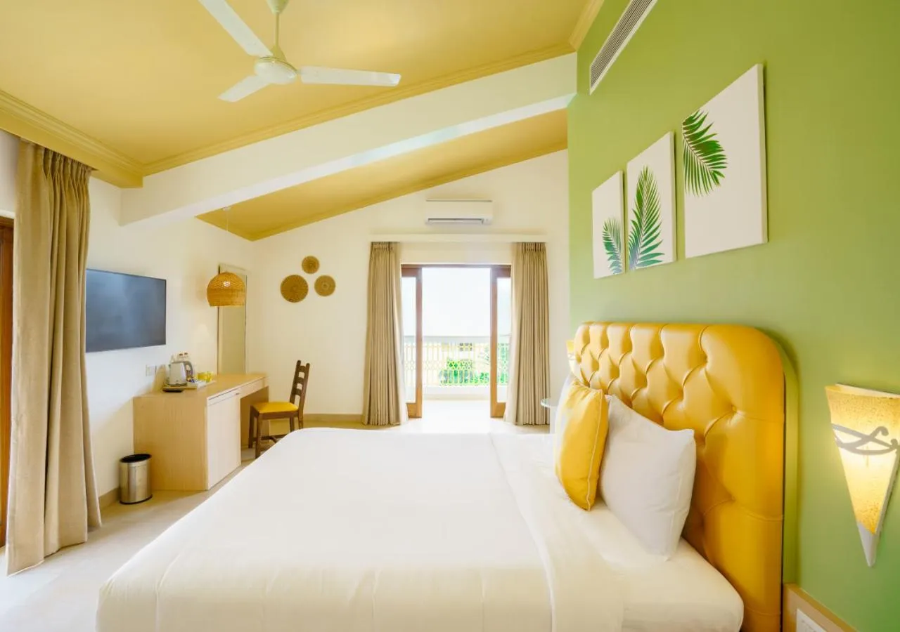 Photo of the whole room, Bed in Bloom Boutique l Baga