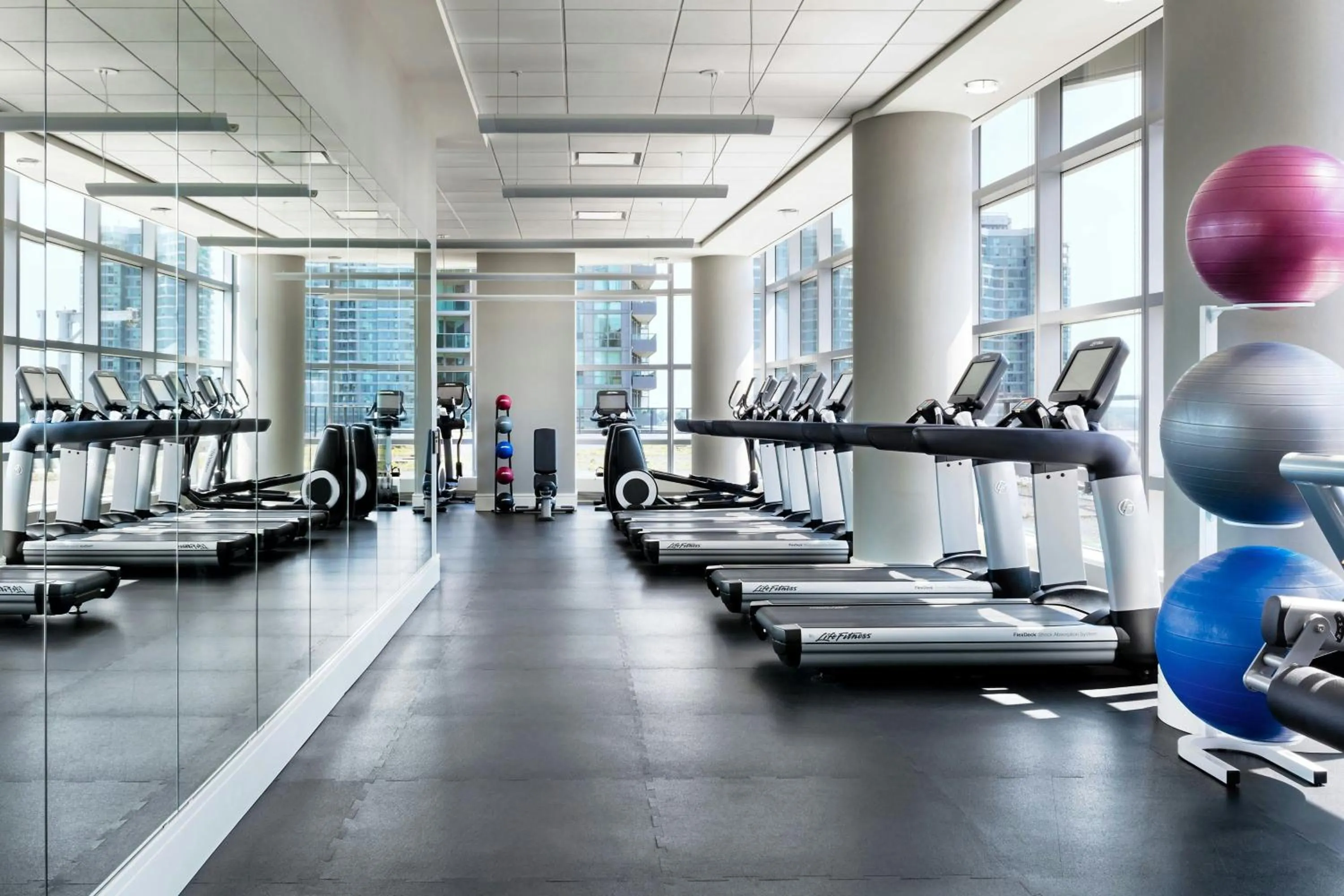 Fitness centre/facilities in Delta Hotels by Marriott Toronto