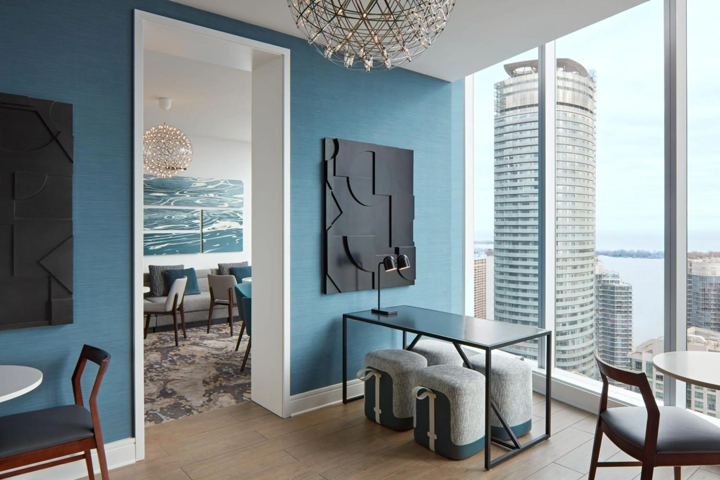 Lounge or bar in Delta Hotels by Marriott Toronto