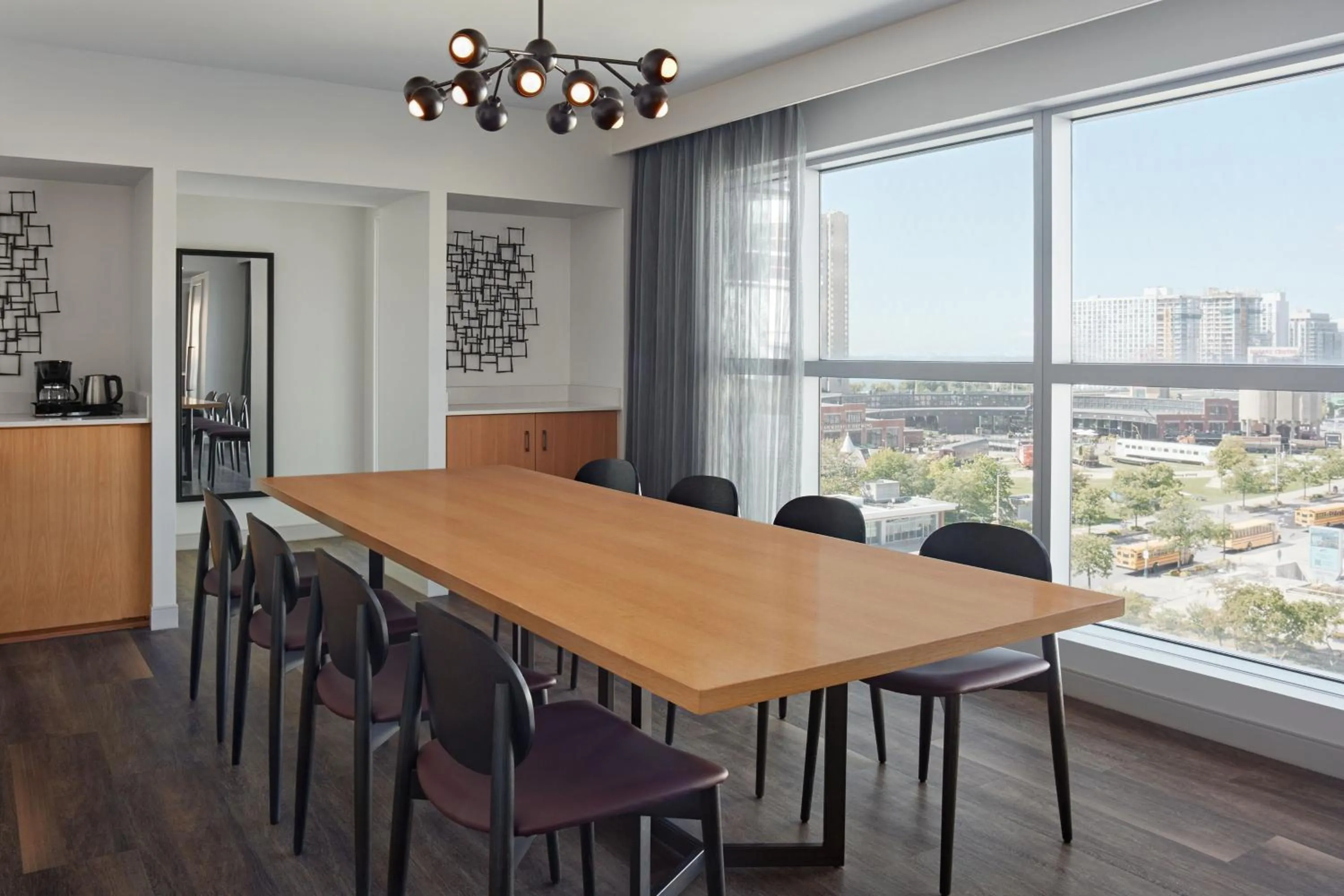 Photo of the whole room in Delta Hotels by Marriott Toronto