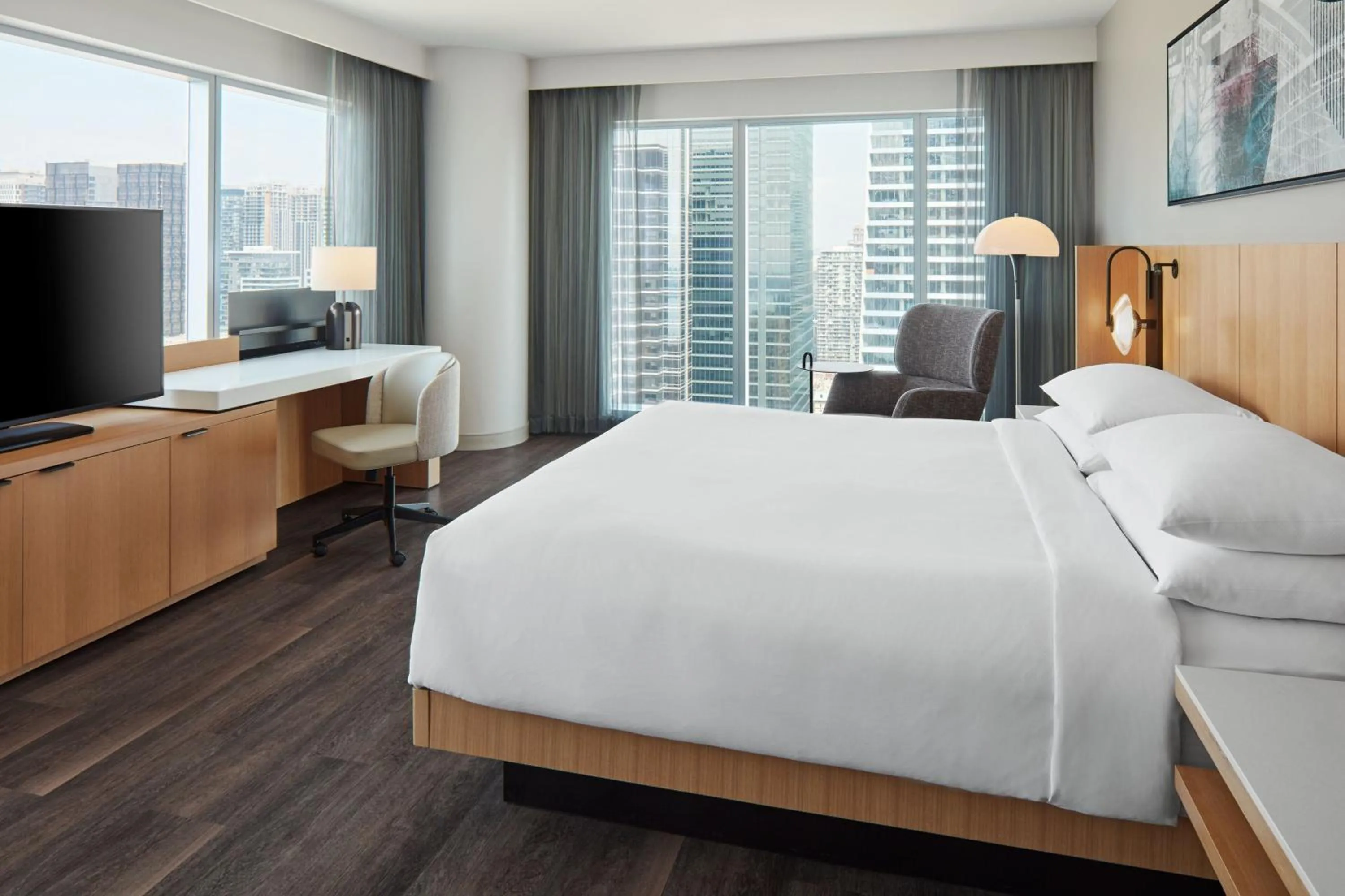 Photo of the whole room, Bed in Delta Hotels by Marriott Toronto