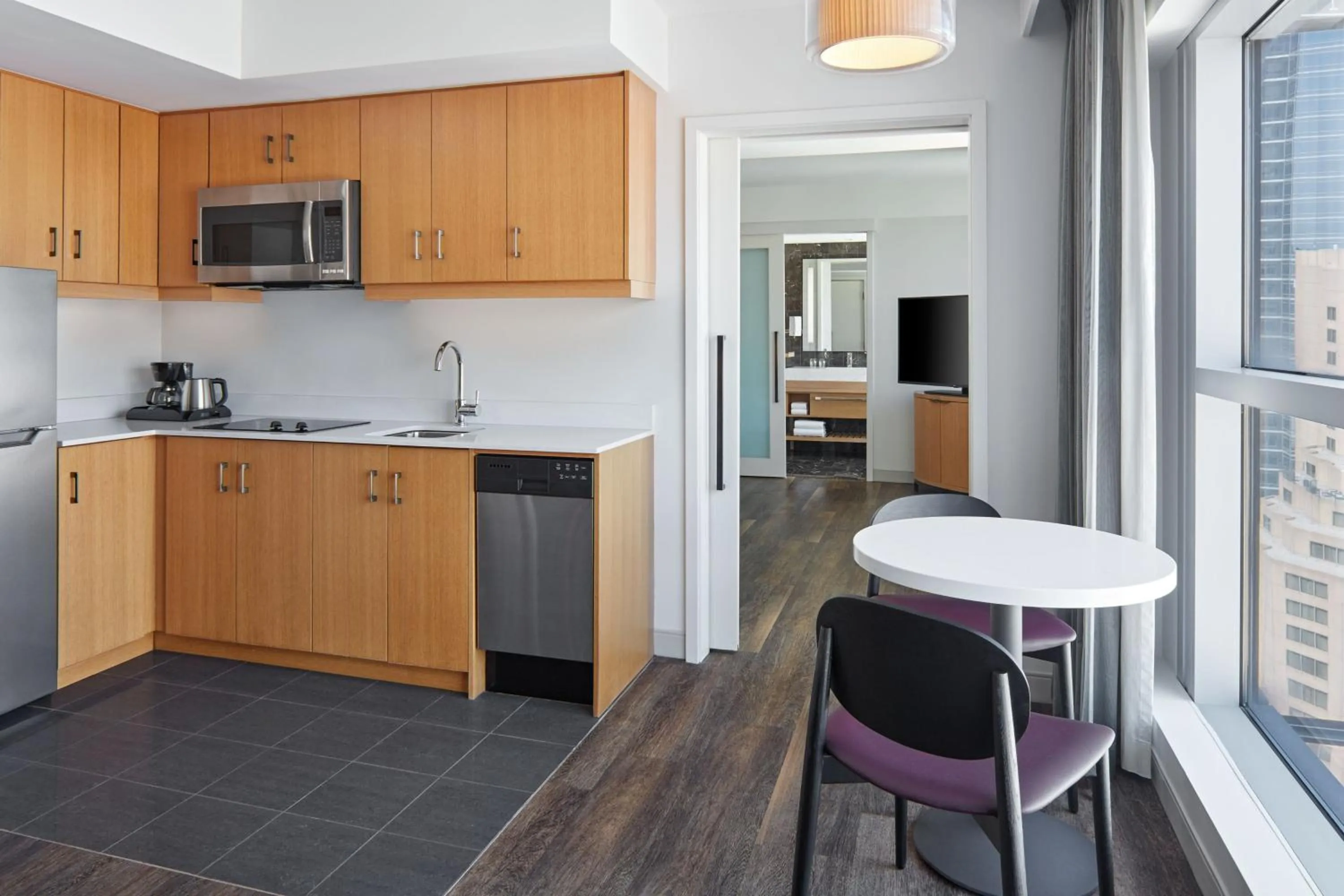 Living room in Delta Hotels by Marriott Toronto