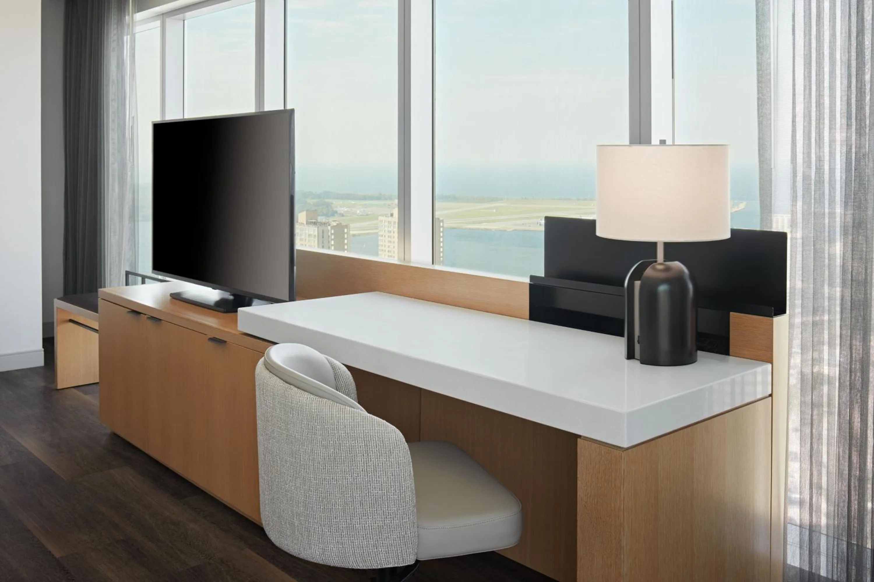 Photo of the whole room in Delta Hotels by Marriott Toronto