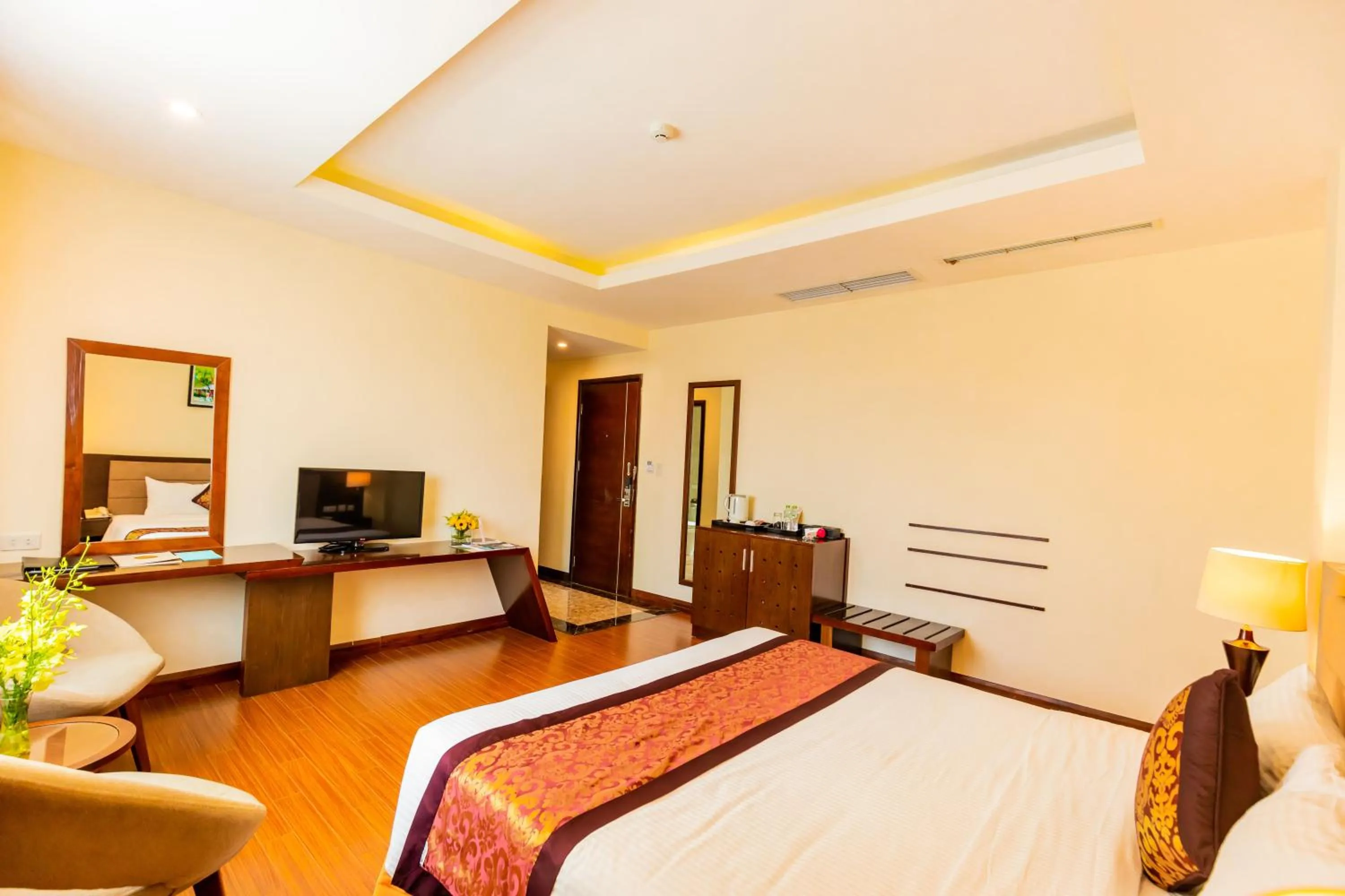 TV and multimedia, Bed in Muong Thanh Holiday Quang Binh Hotel